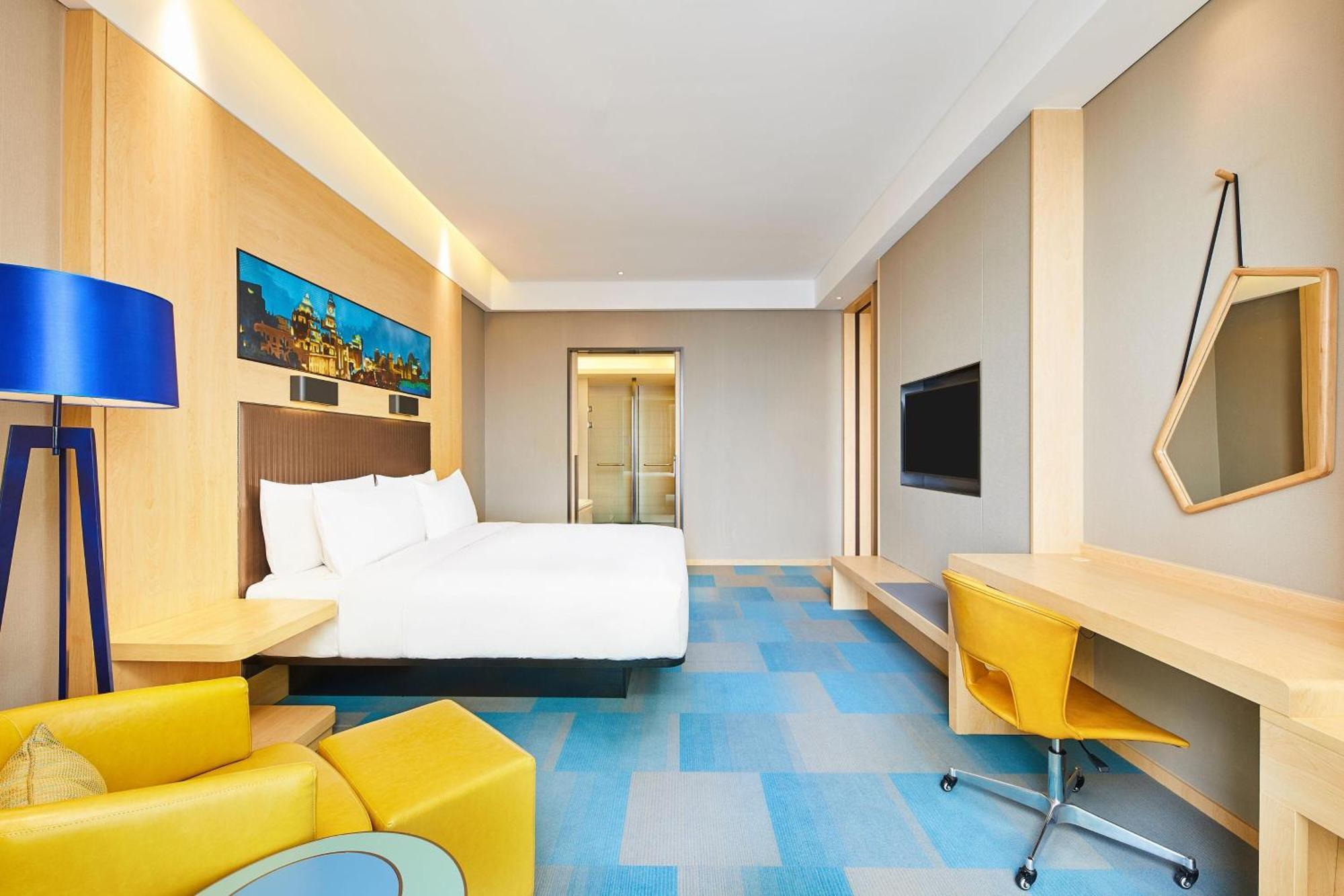 One-Bedroom King Suite