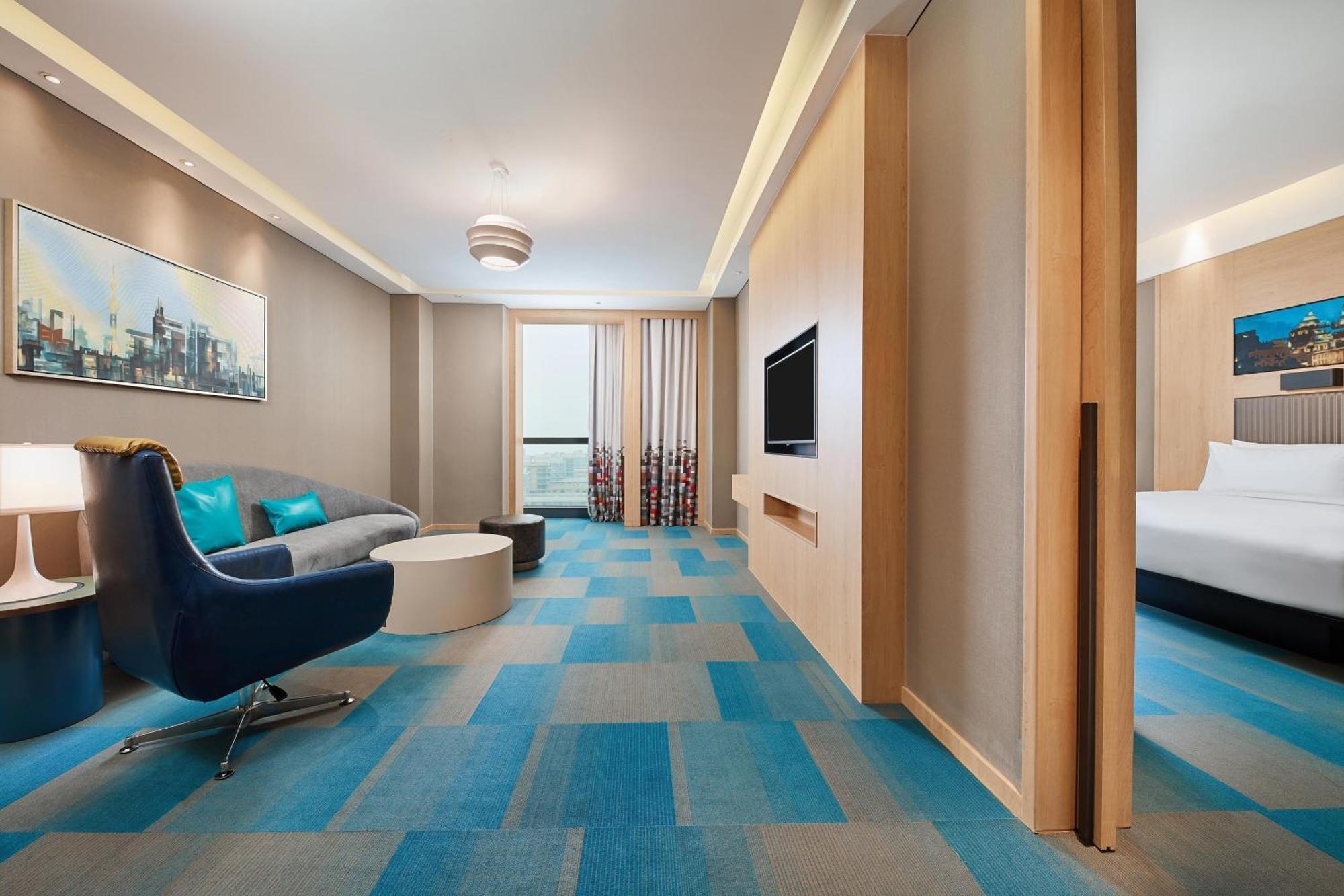 One-Bedroom King Suite