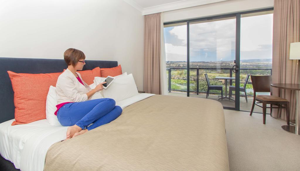 Studio Kitchenette Spa Room