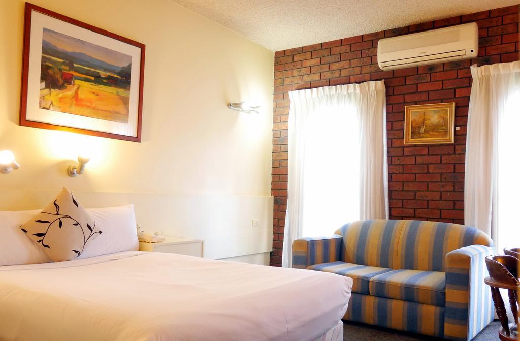 Standard Queen Room