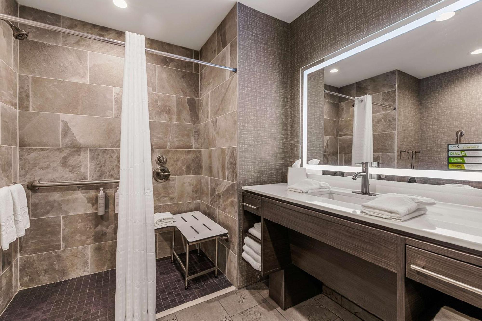One-Bedroom King Suite