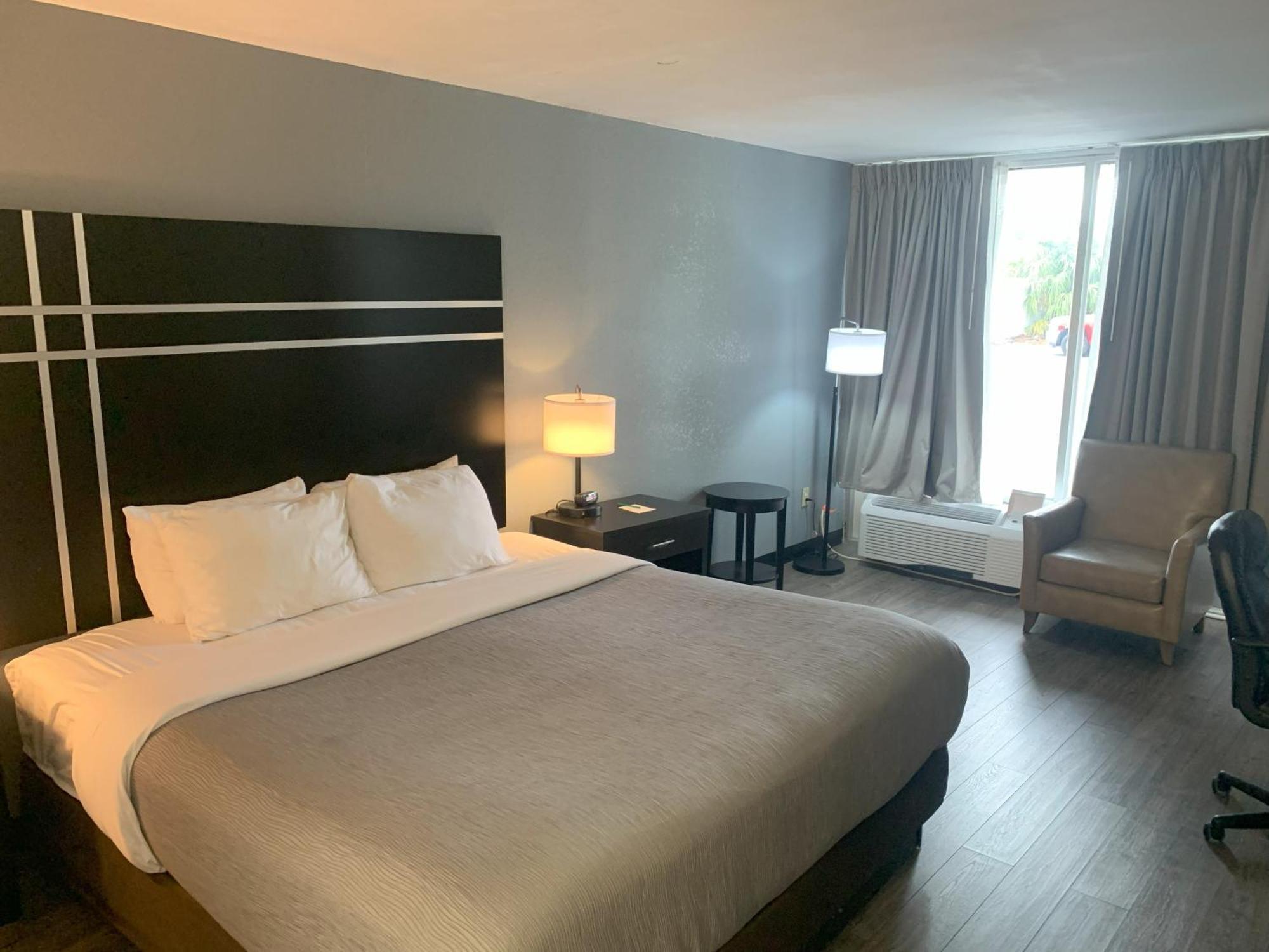 King Room - Accessible/Non-Smoking