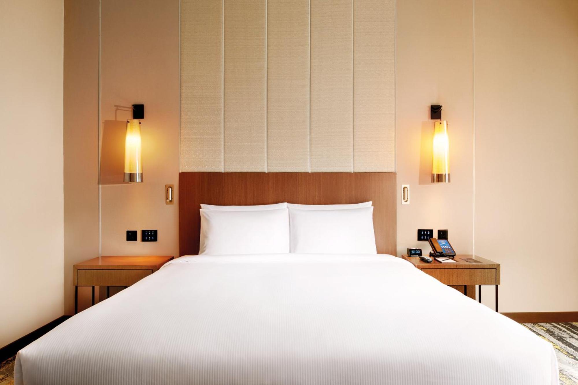 Executive King Room,1544668177:JPEG