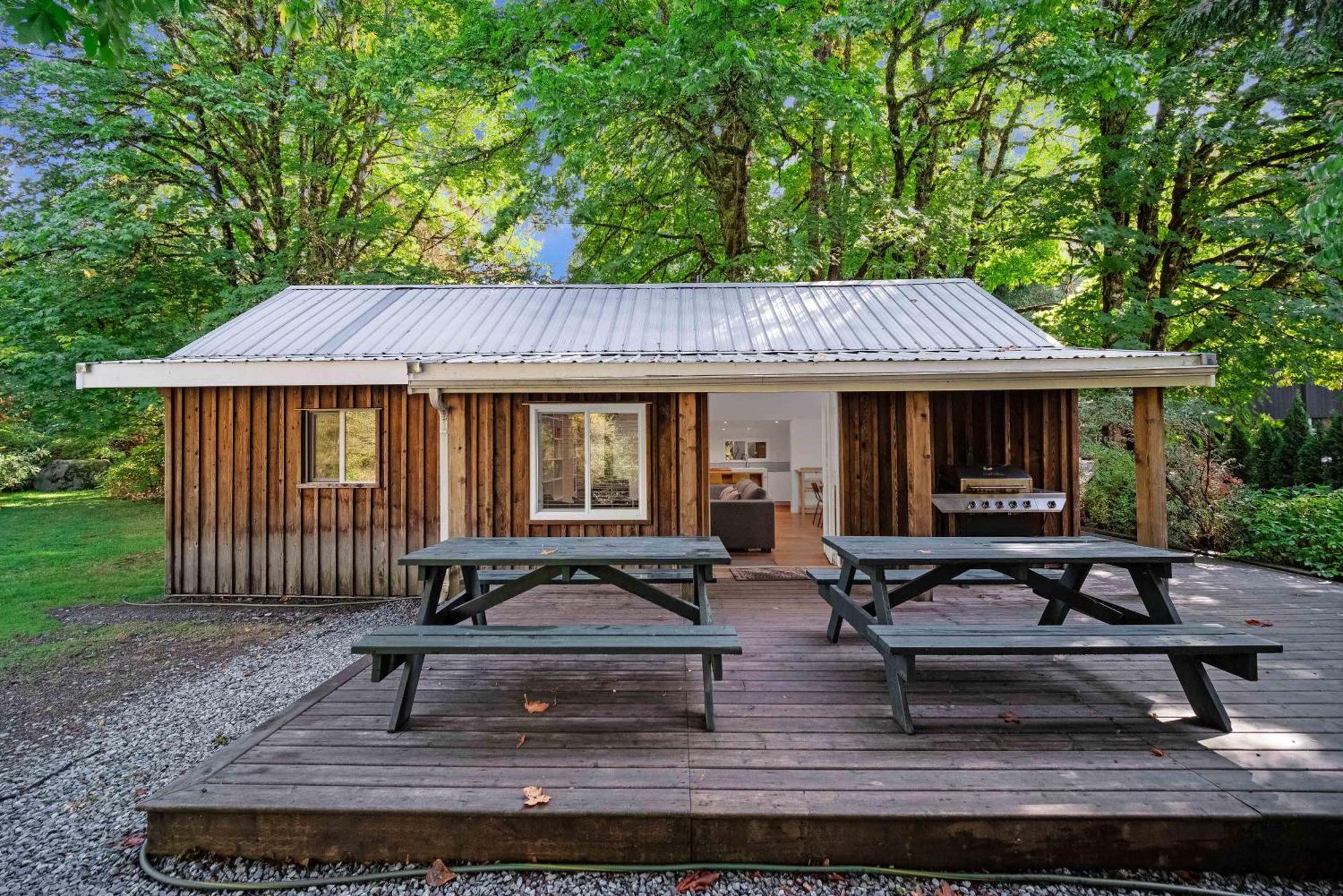 Three-Bedroom Cottage with River View