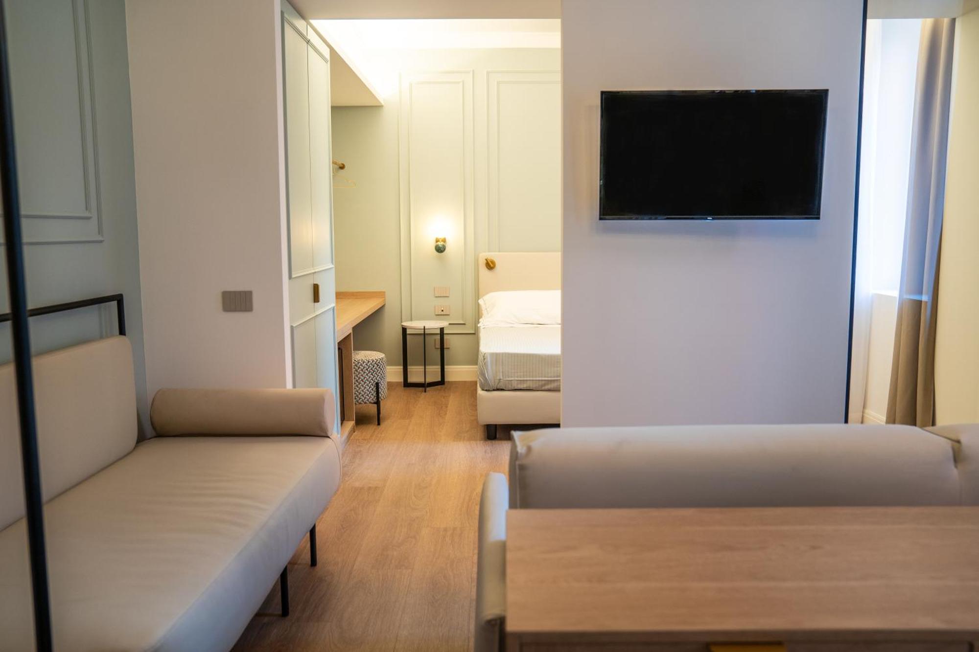 Suite with Garden View
