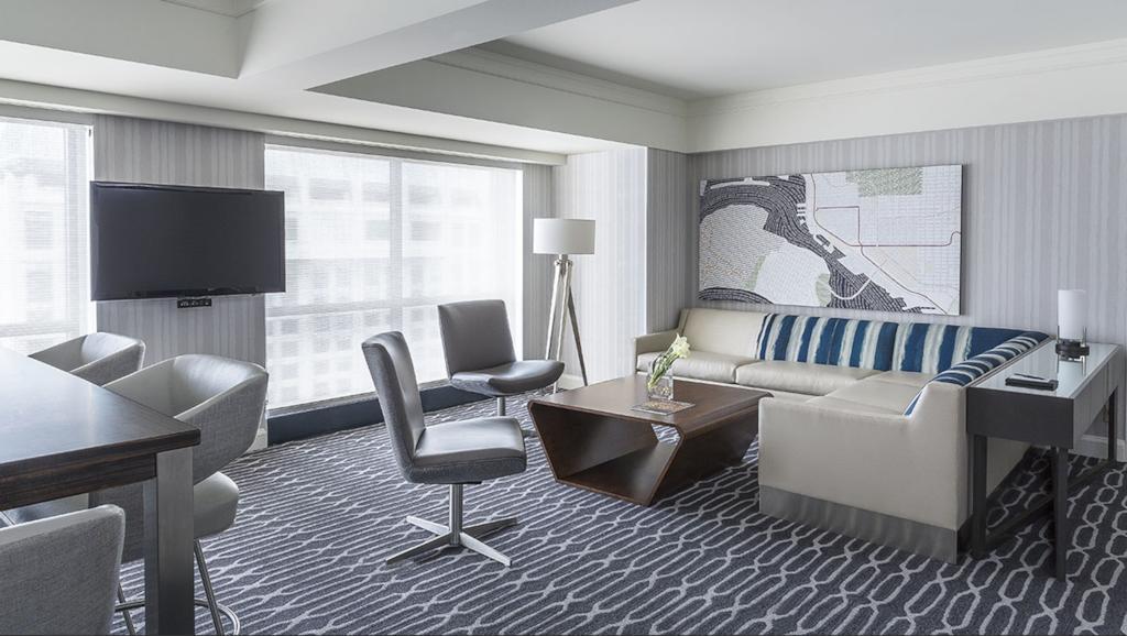 Signature King Suite