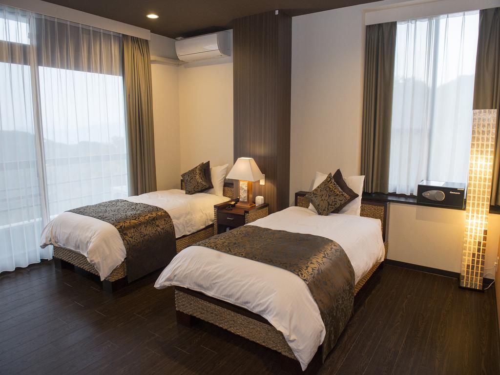 Twin Room with Forest View