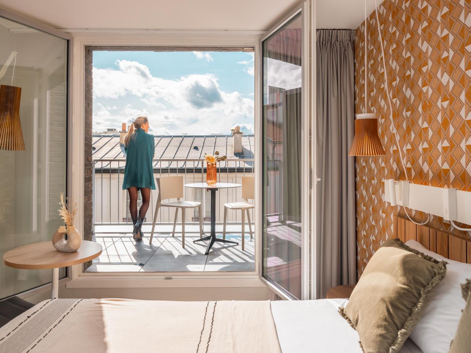 Superior Queen Room with Balcony