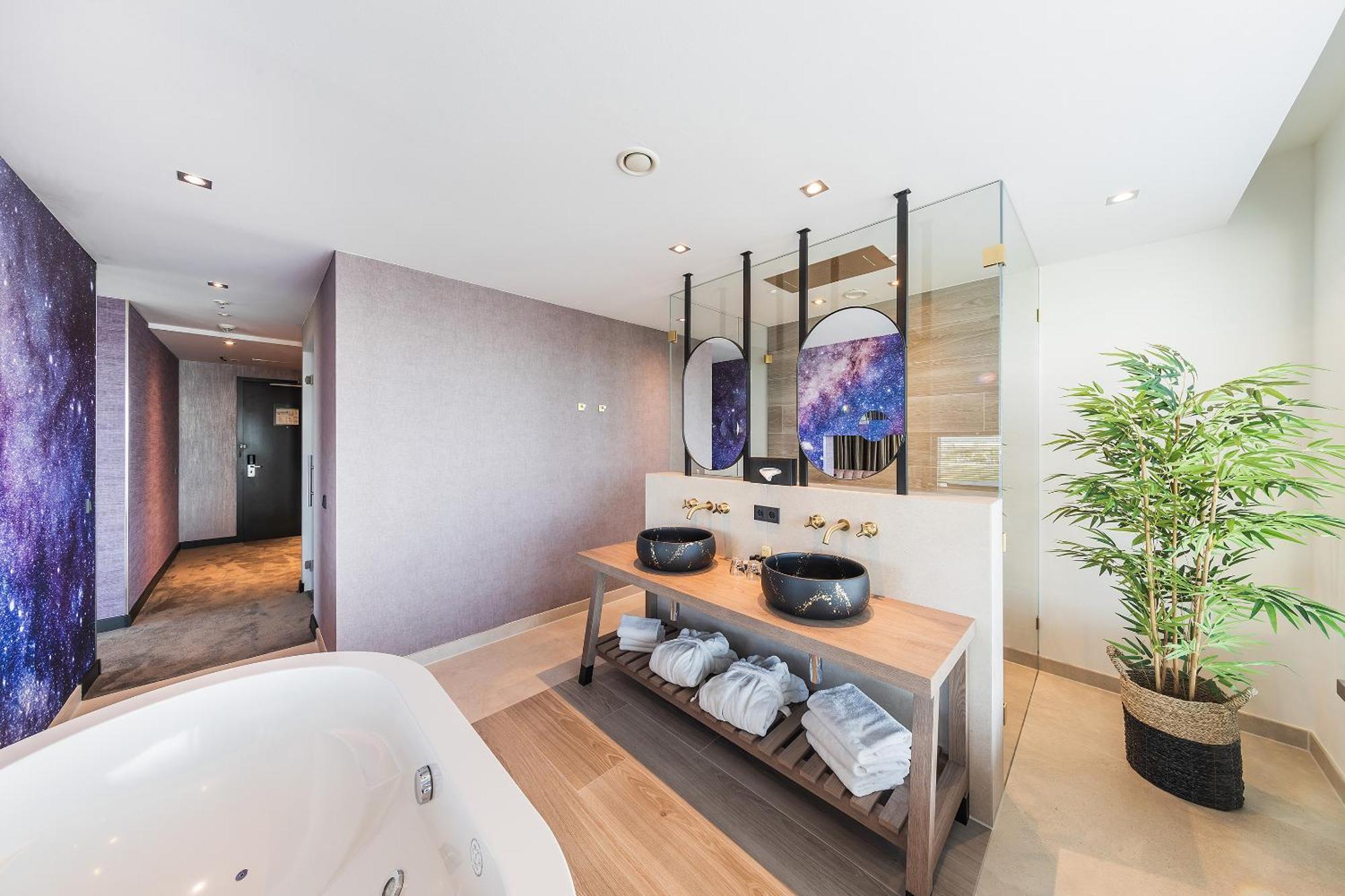 Suite Spa Bath
