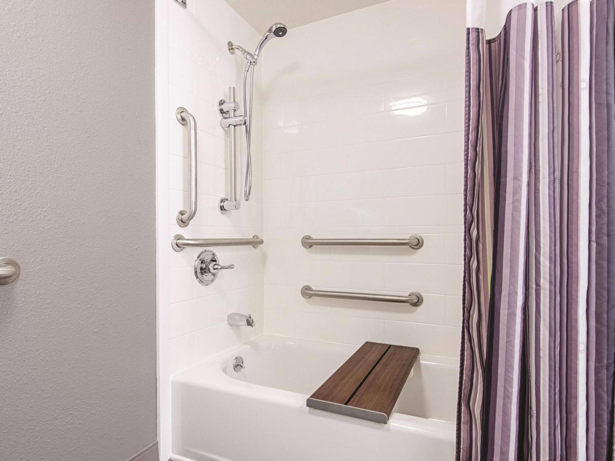 Habitación con cama extragrande - Adaptada para personas de movilidad reducida