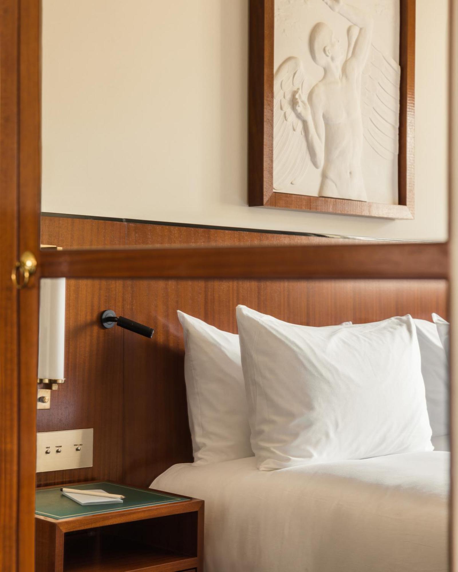 Double Queen "Signature" Room