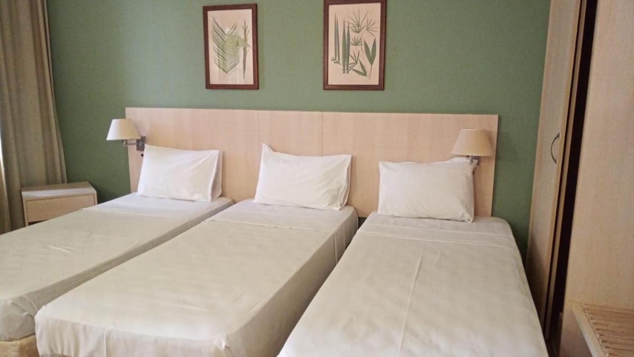 Quarto Triplo Básico