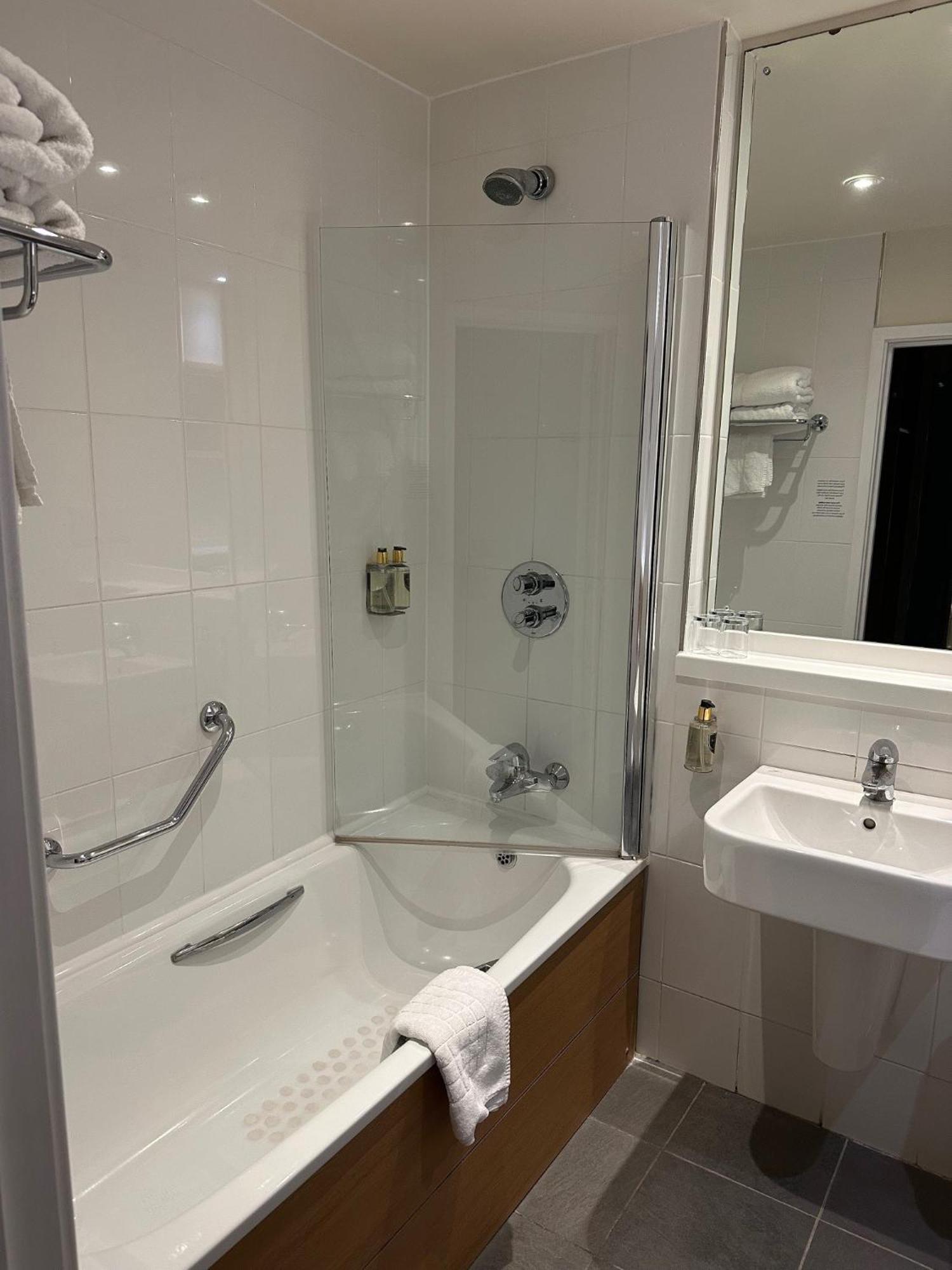 Standard Double Room with Lake View