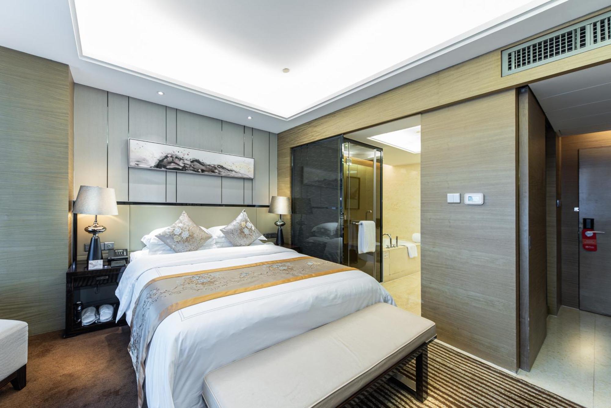 Superior Queen Room