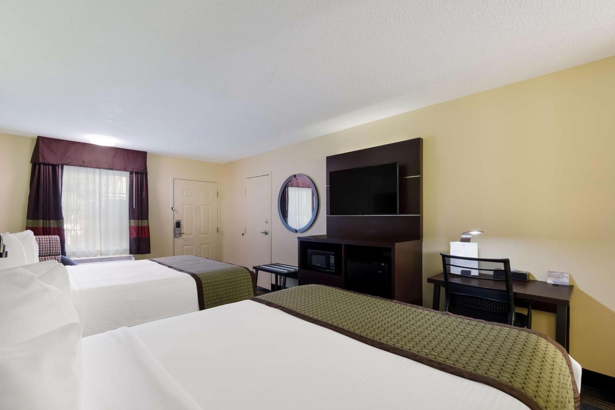 Queen Room with Two Queen Beds - Non-Smoking