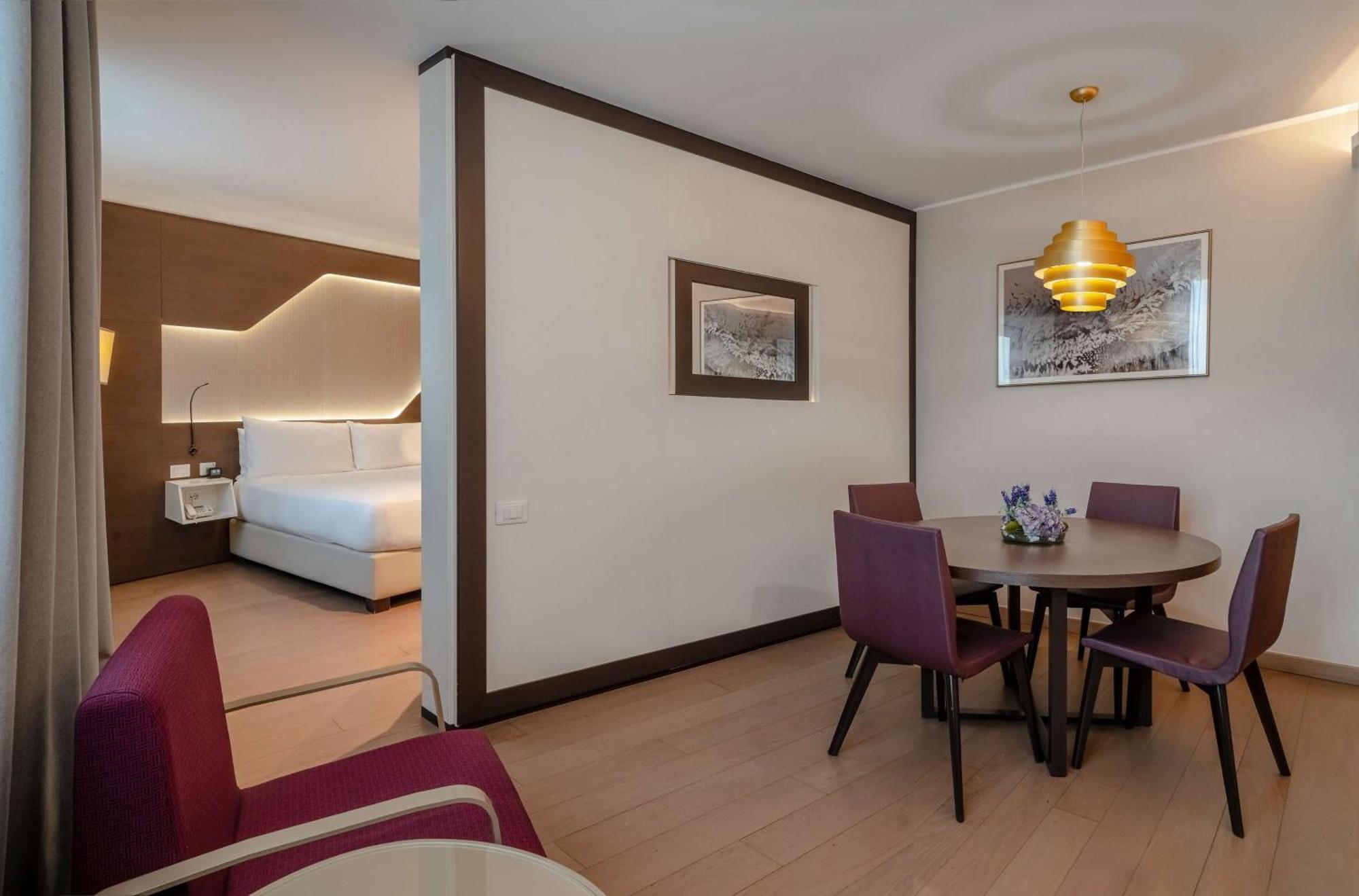 One-Bedroom King Suite