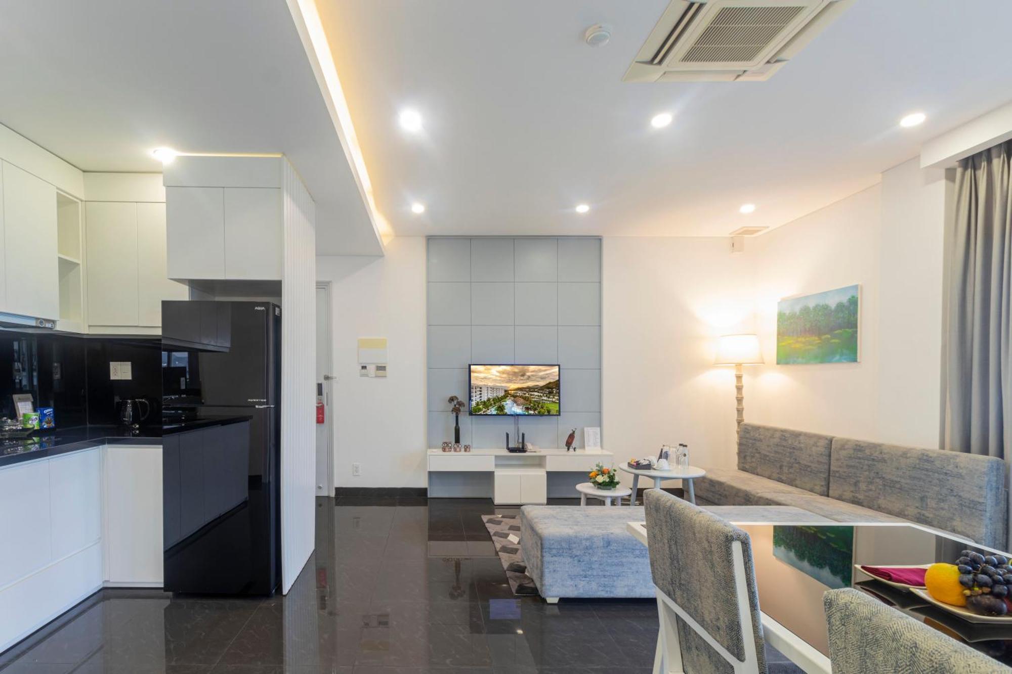 Kubera King Suite
