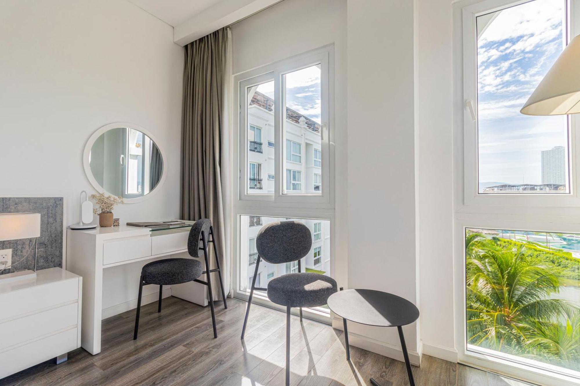 Kubera King Suite