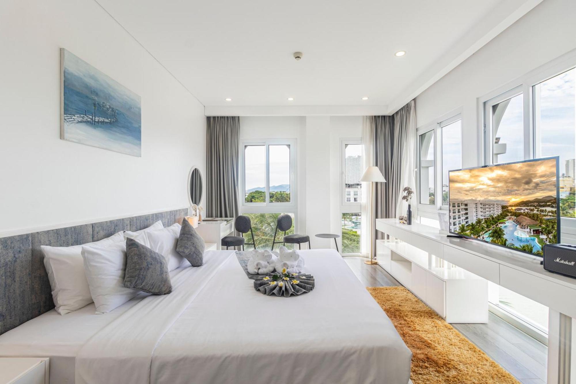Kubera King Suite
