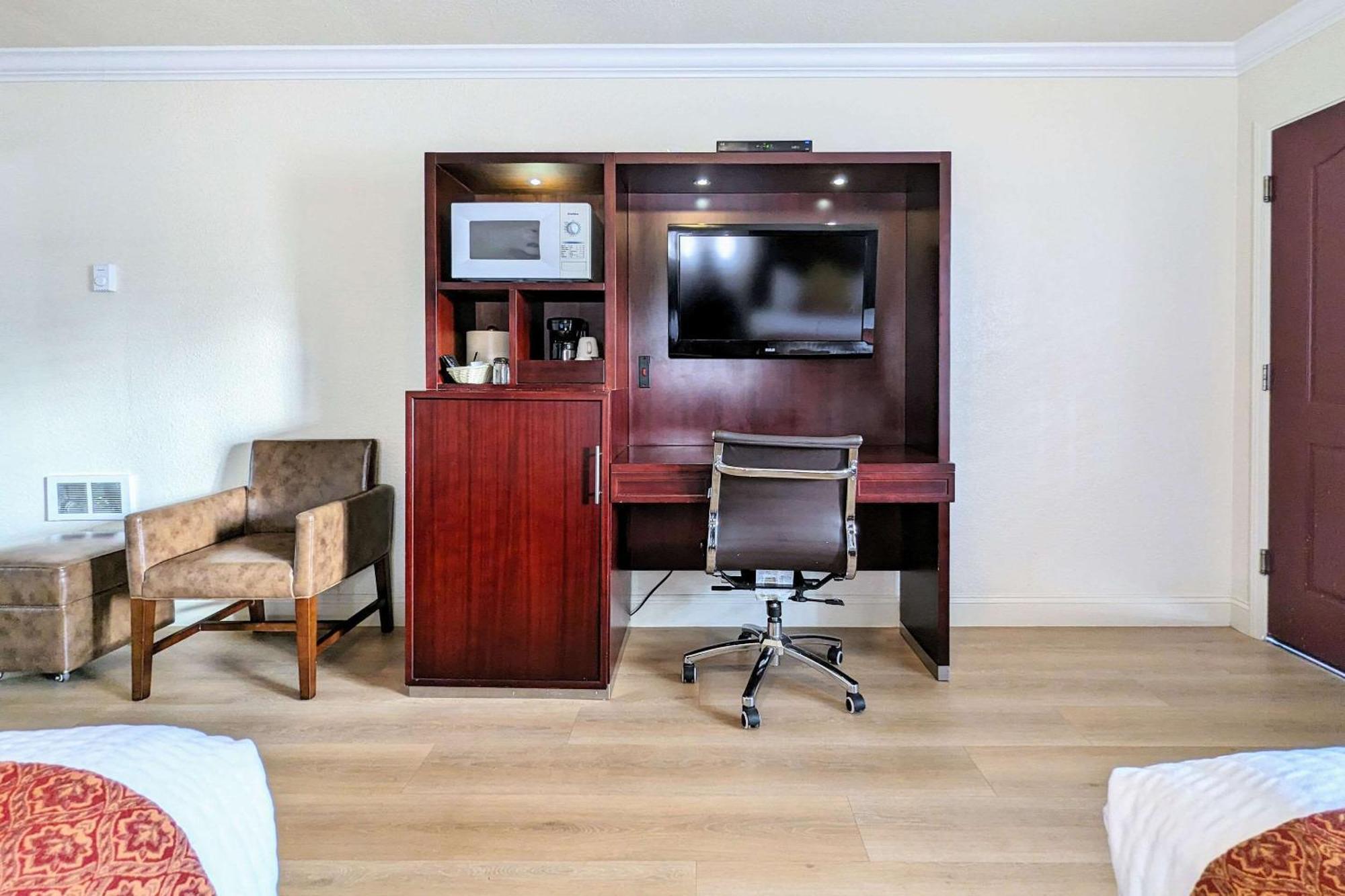 Queen Room with Two Queen Beds