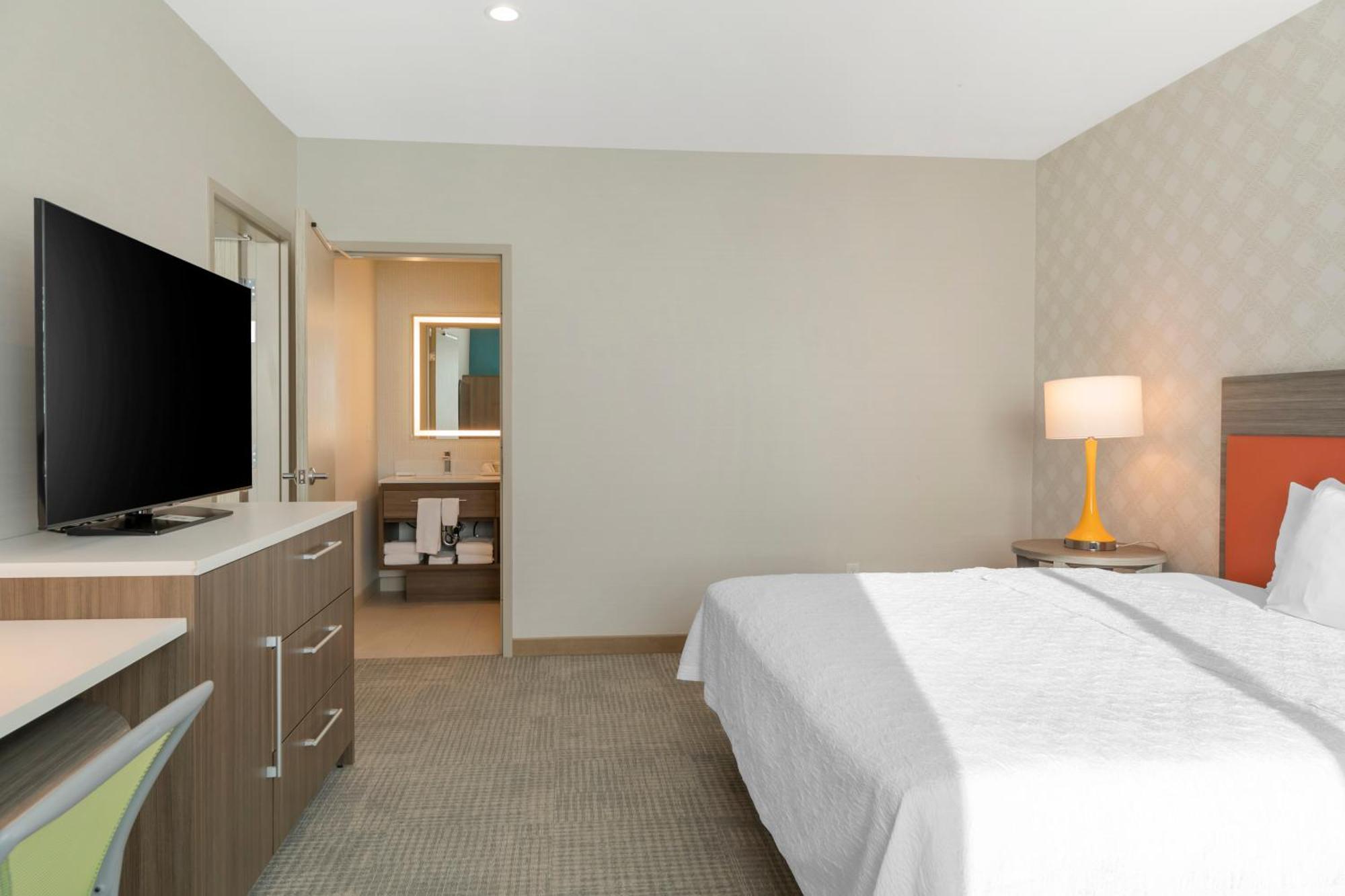 One-Bedroom King Suite Non-Smoking,1545506593:JPEG