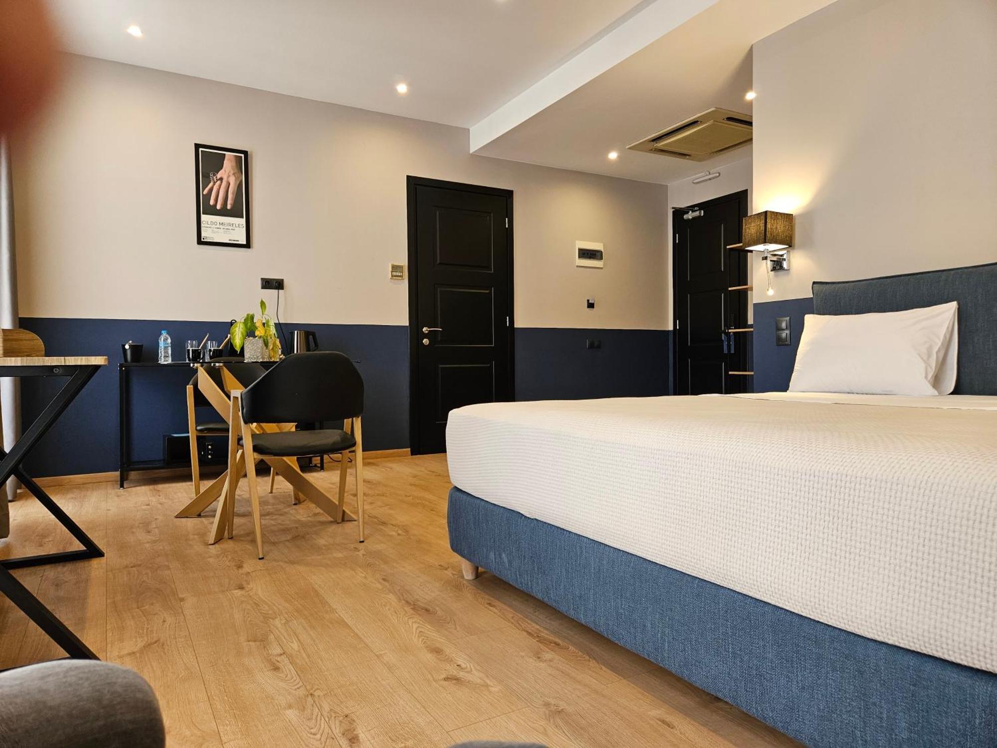 Junior Suite Terrace & City View | High Floor
