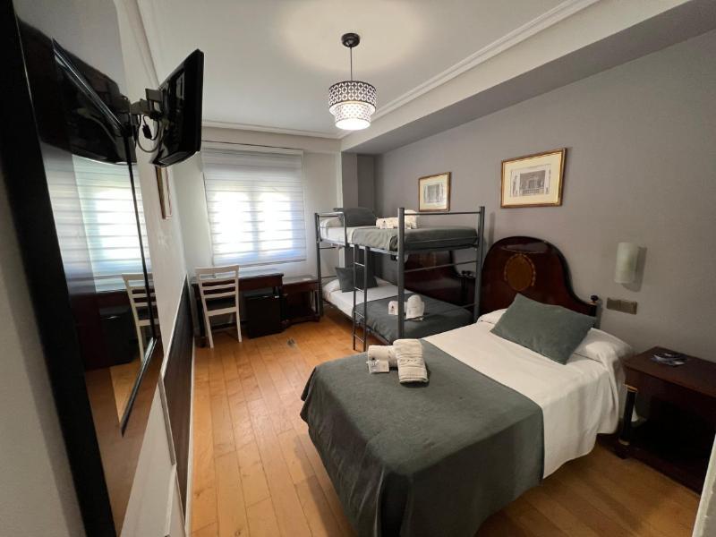 Economy Triple Room