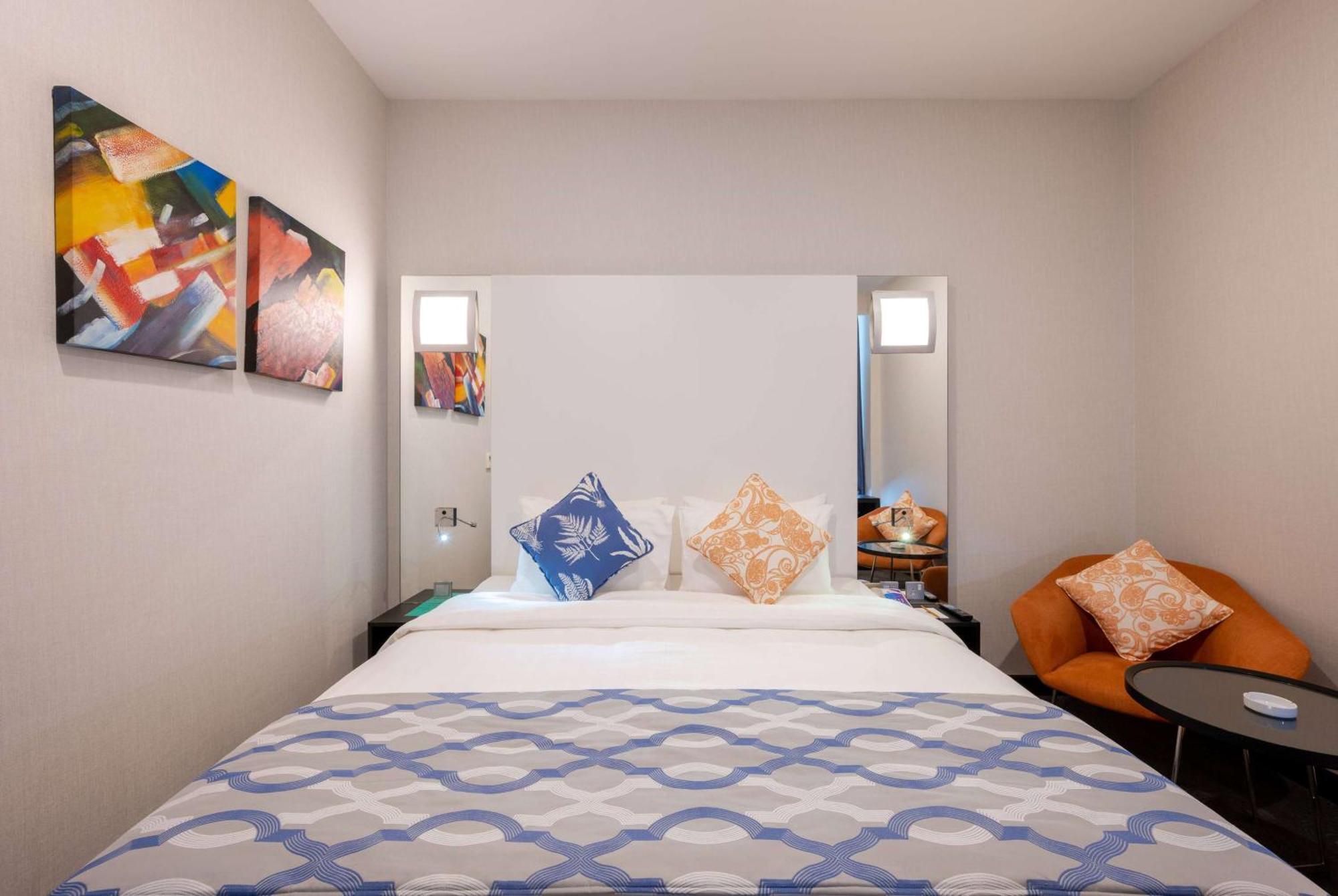Deluxe Room Queen