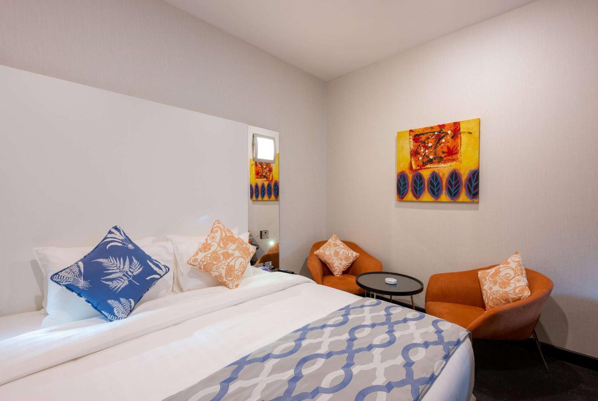 Deluxe Room Queen