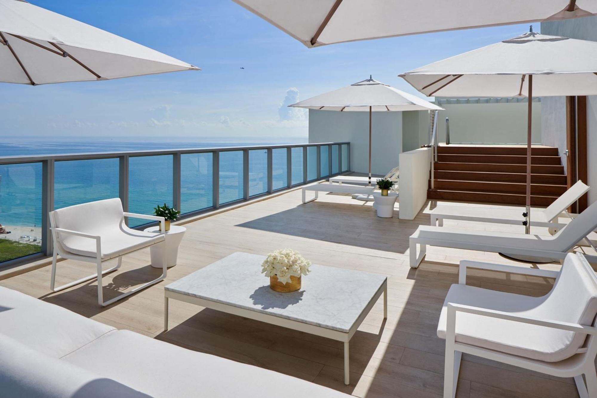 Penthouse 8, Suite 2 Chambres en Duplex, Chambre 1 : 1 Lit King-Size, Chambre 2 : 1 Lit King-Size avec Balcon - Vue sur Océan