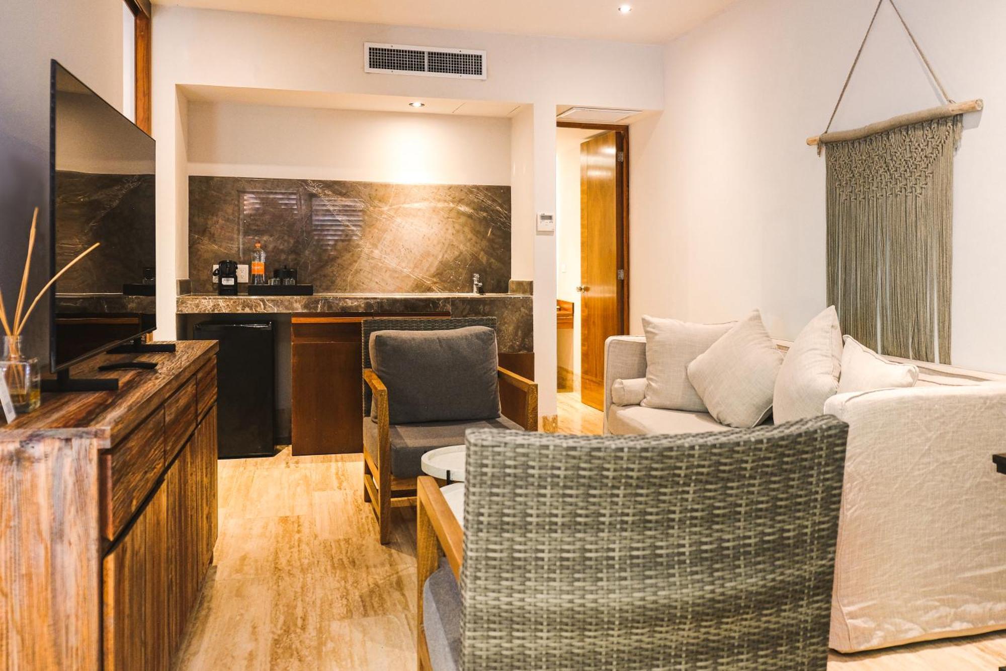 One-Bedroom King Suite Balcony 2