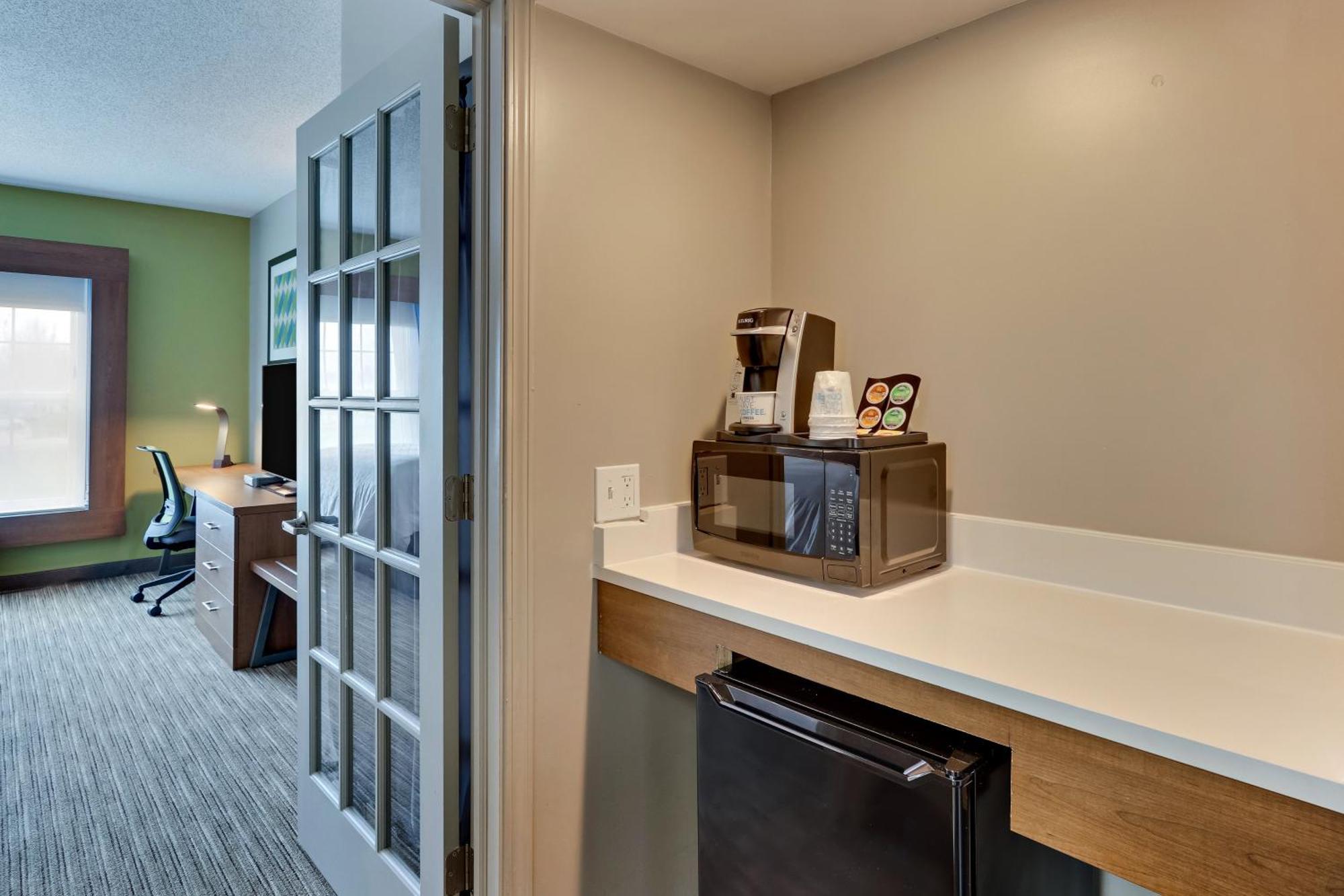 Queen Suite with Two Queen Beds