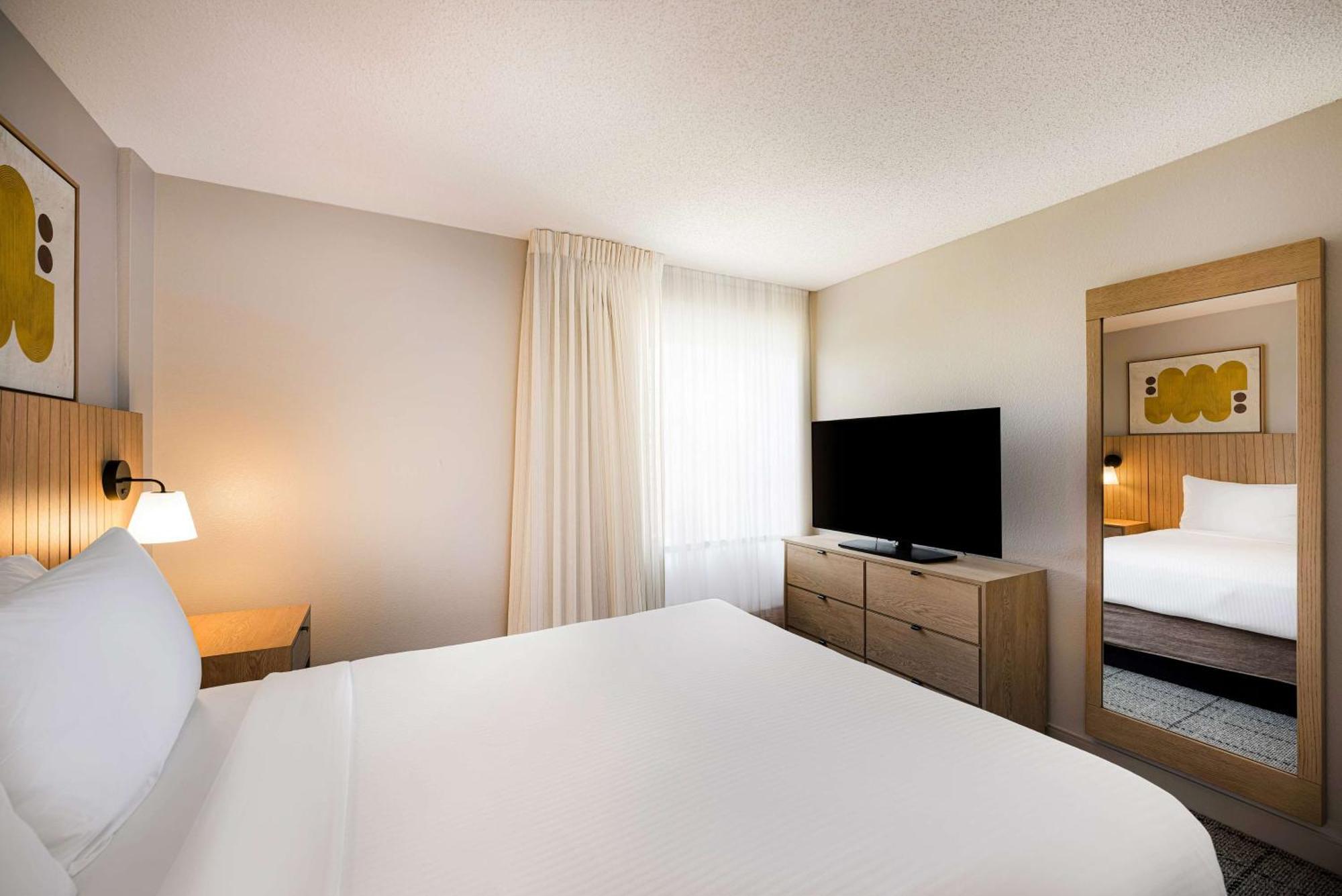 Suite mit 1 Schlafzimmer und eingeschränktem Hafenblick