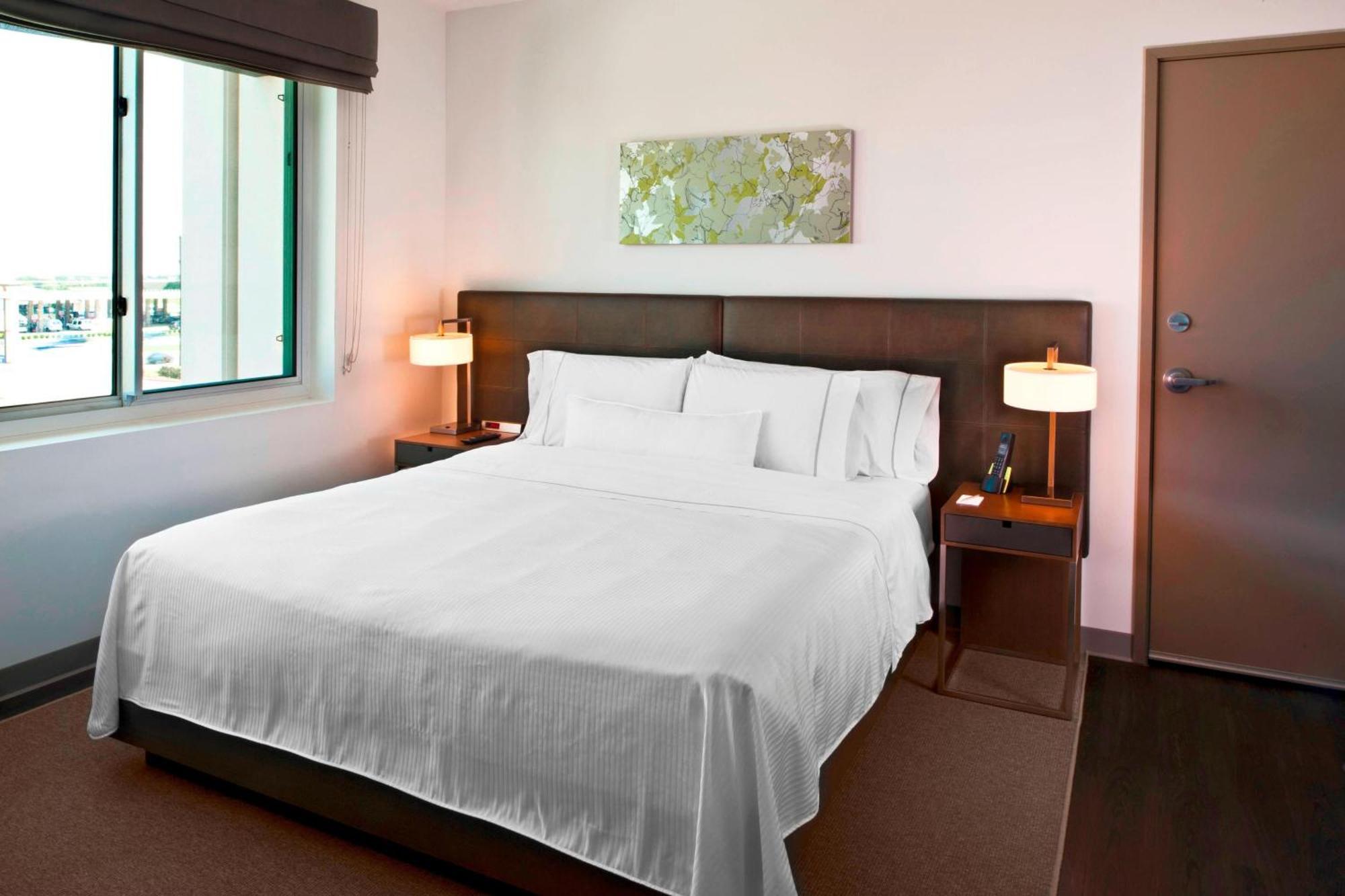 Guest Room, 1 King