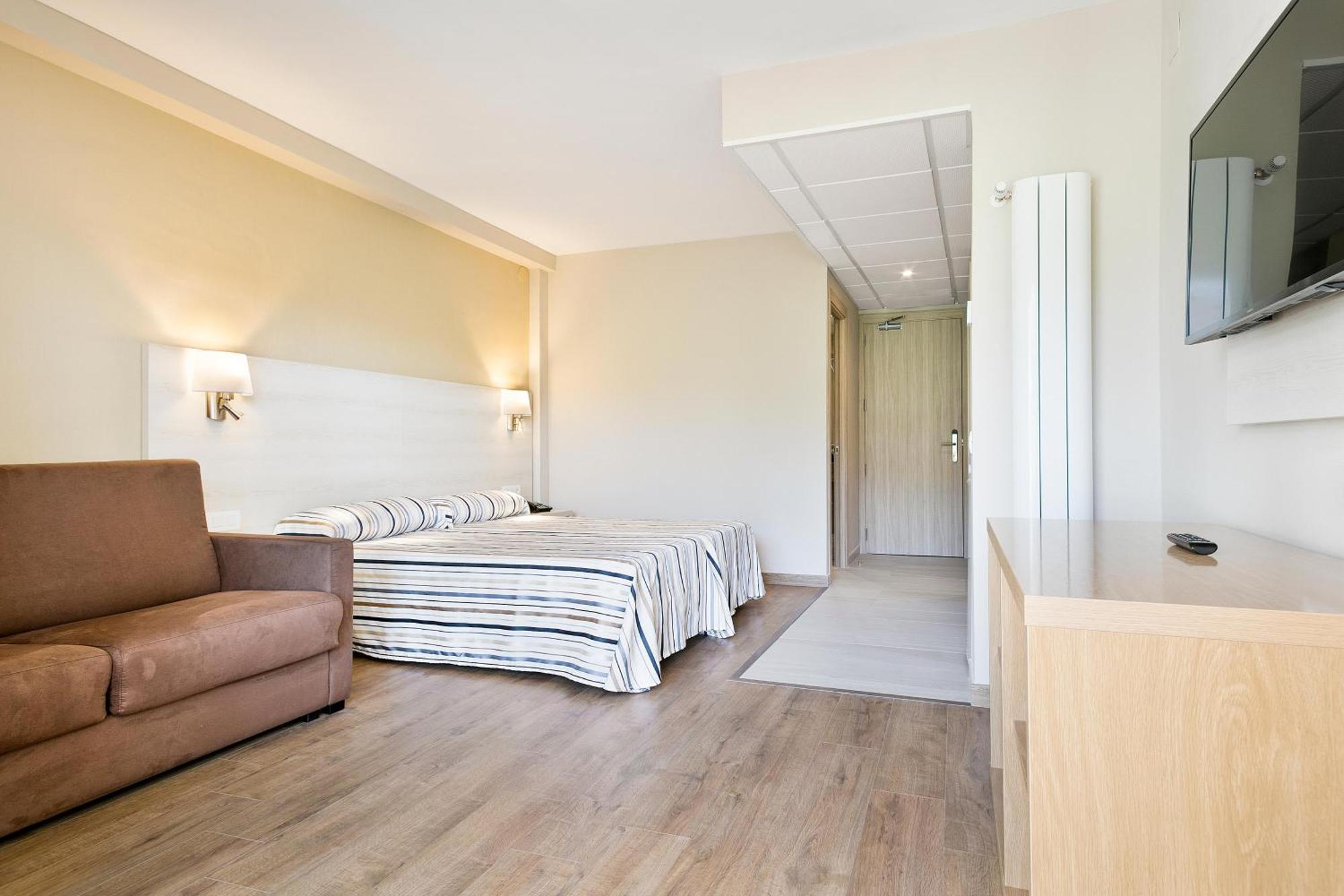 Double Room with Pool View