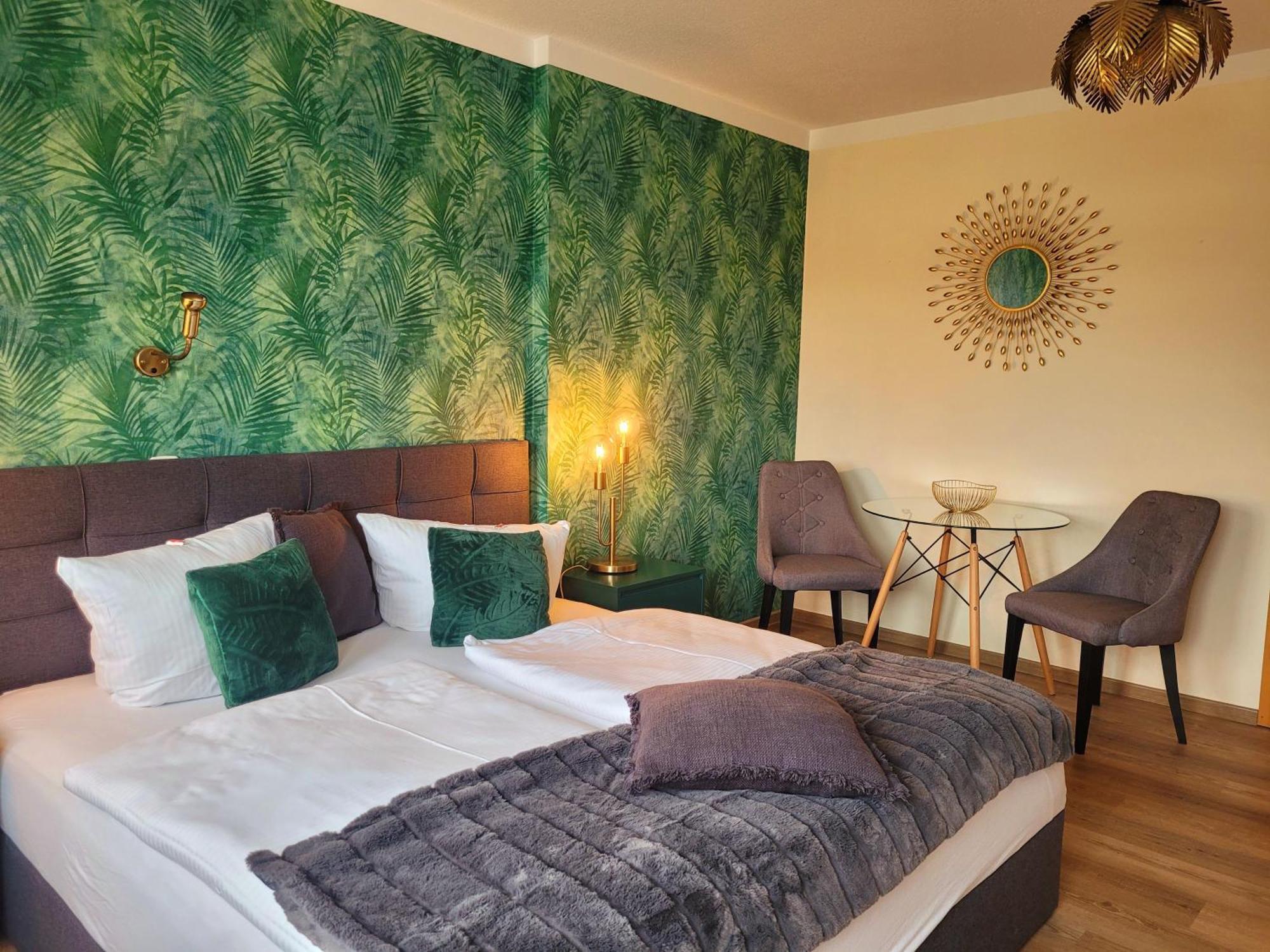 Doppelzimmer mit Gartenblick
