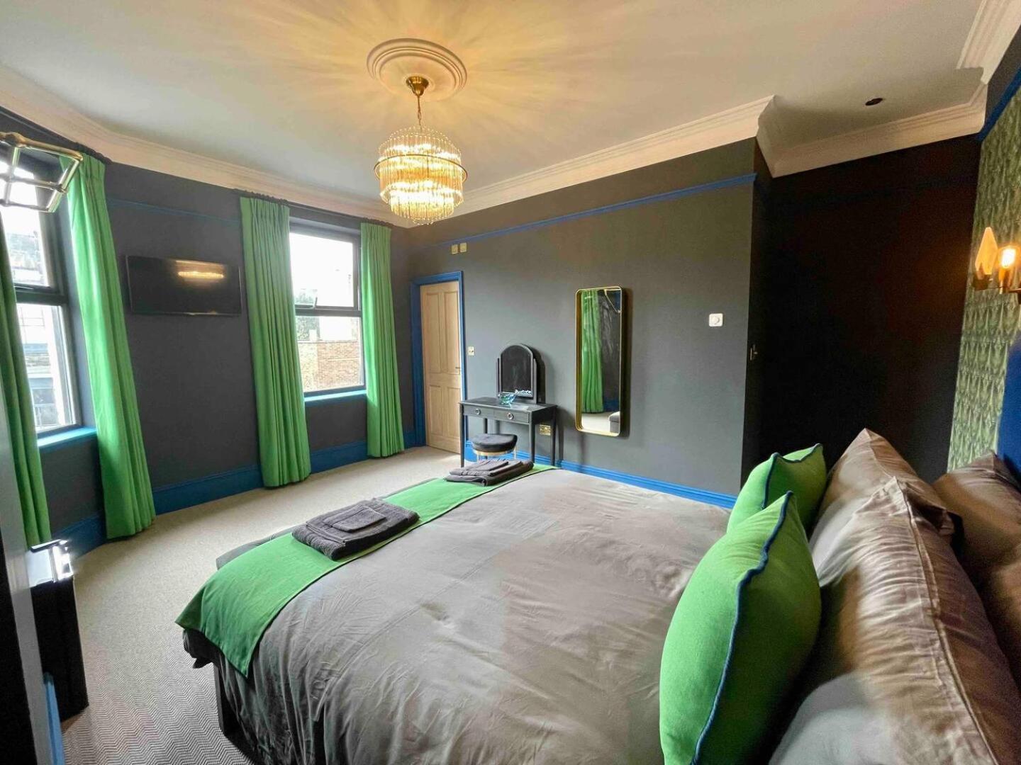 Deluxe King Room