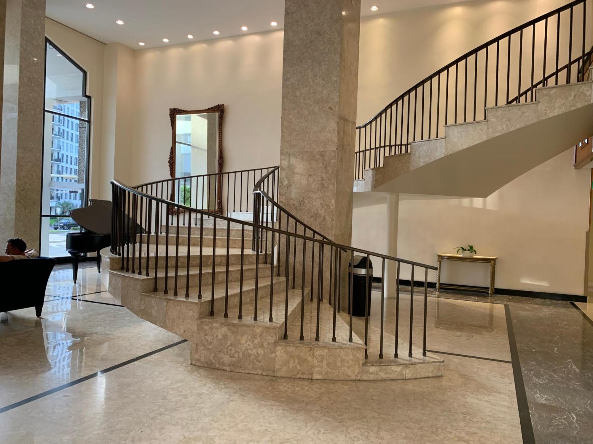 Apartamento con balcón