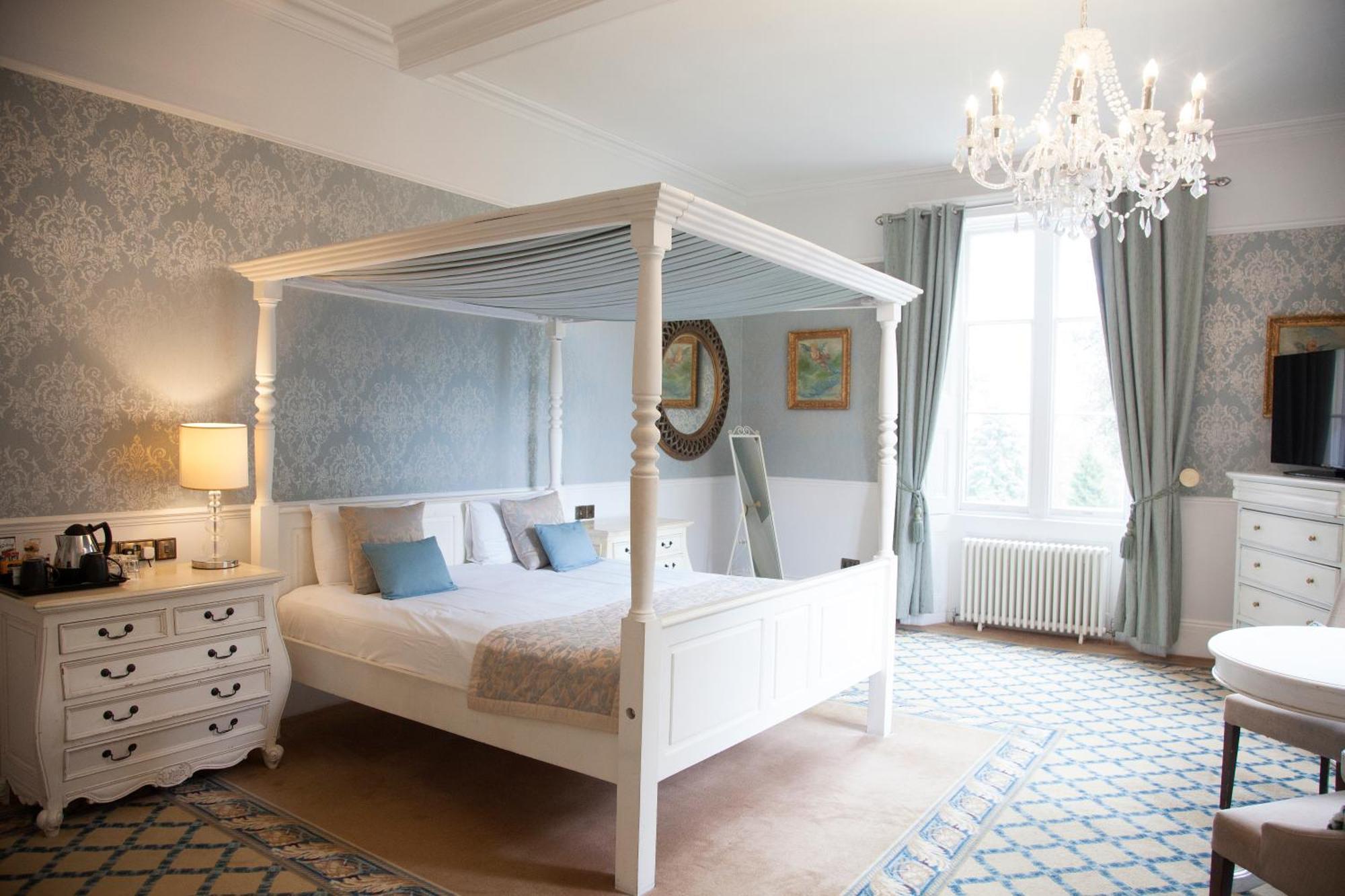 Four Poster Room