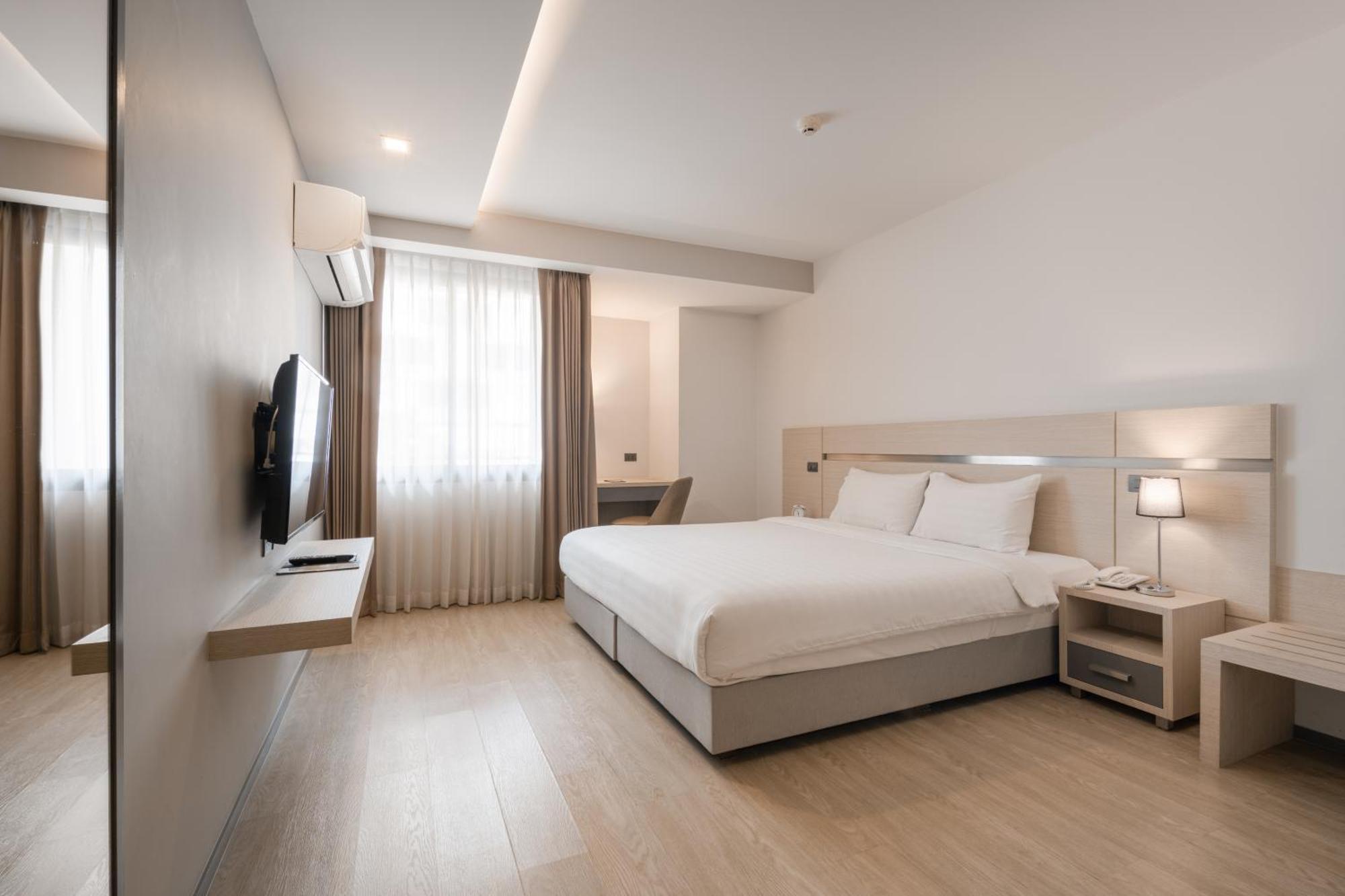 Deluxe Double Room with Bath,1546769953:JPEG