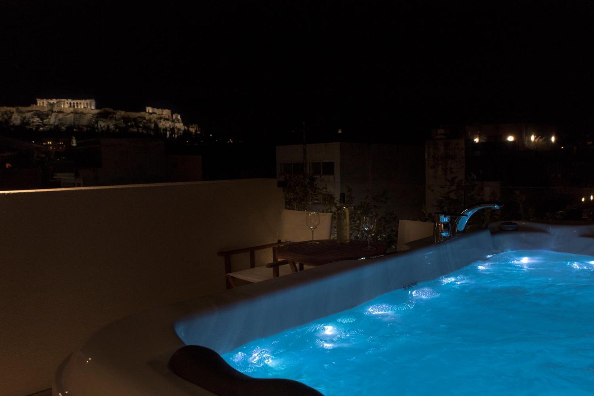 Deluxe Suite with Spa Bath