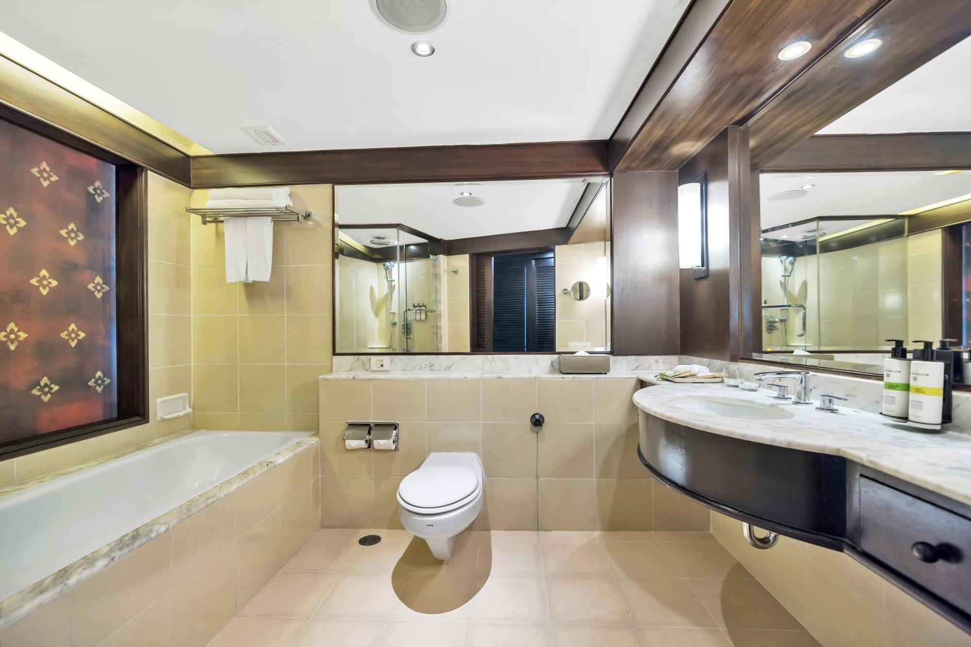 Suite Junior Doble con vistas al jardín - cama grande