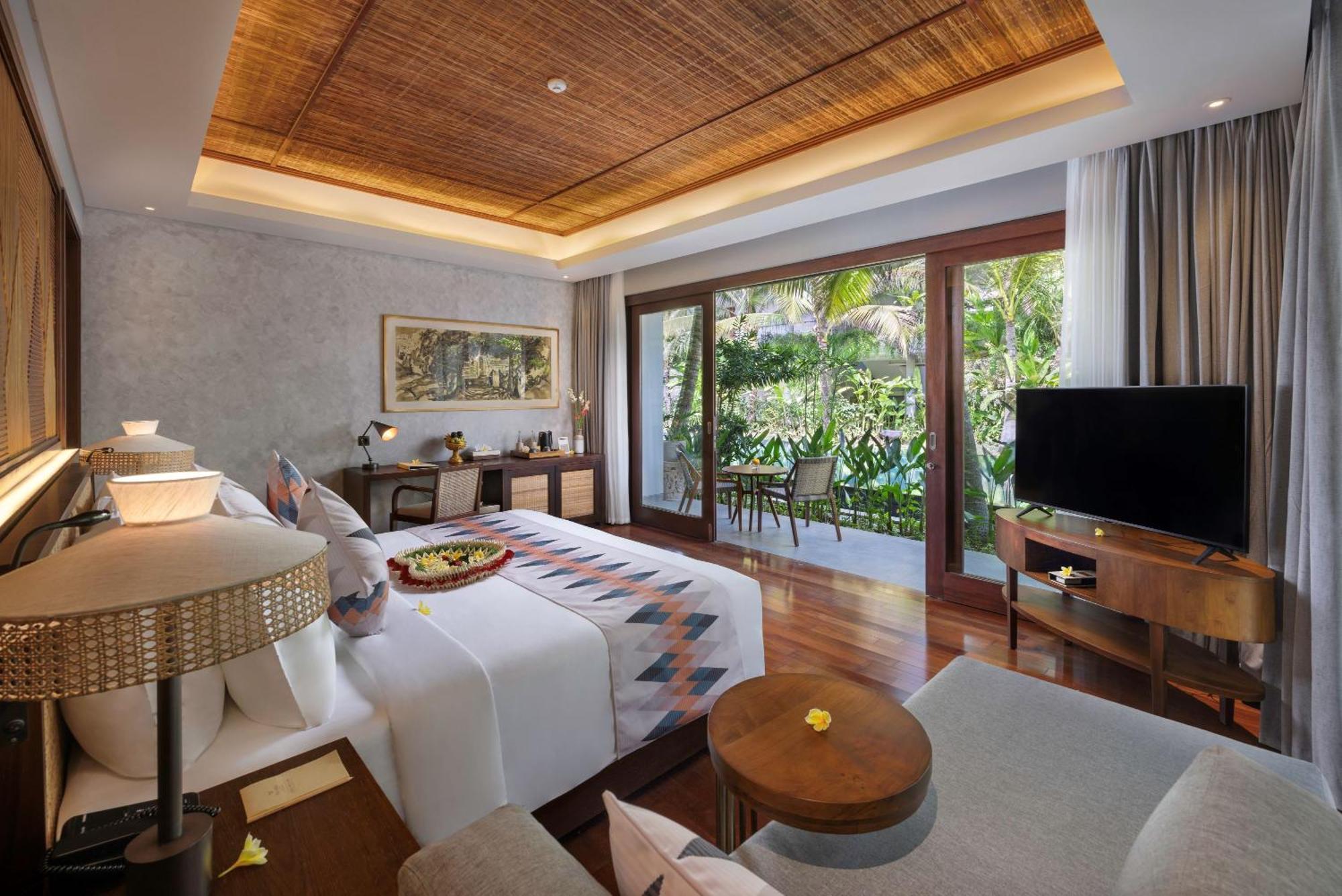 Suite with Garden View and Daily Afternoon Tea