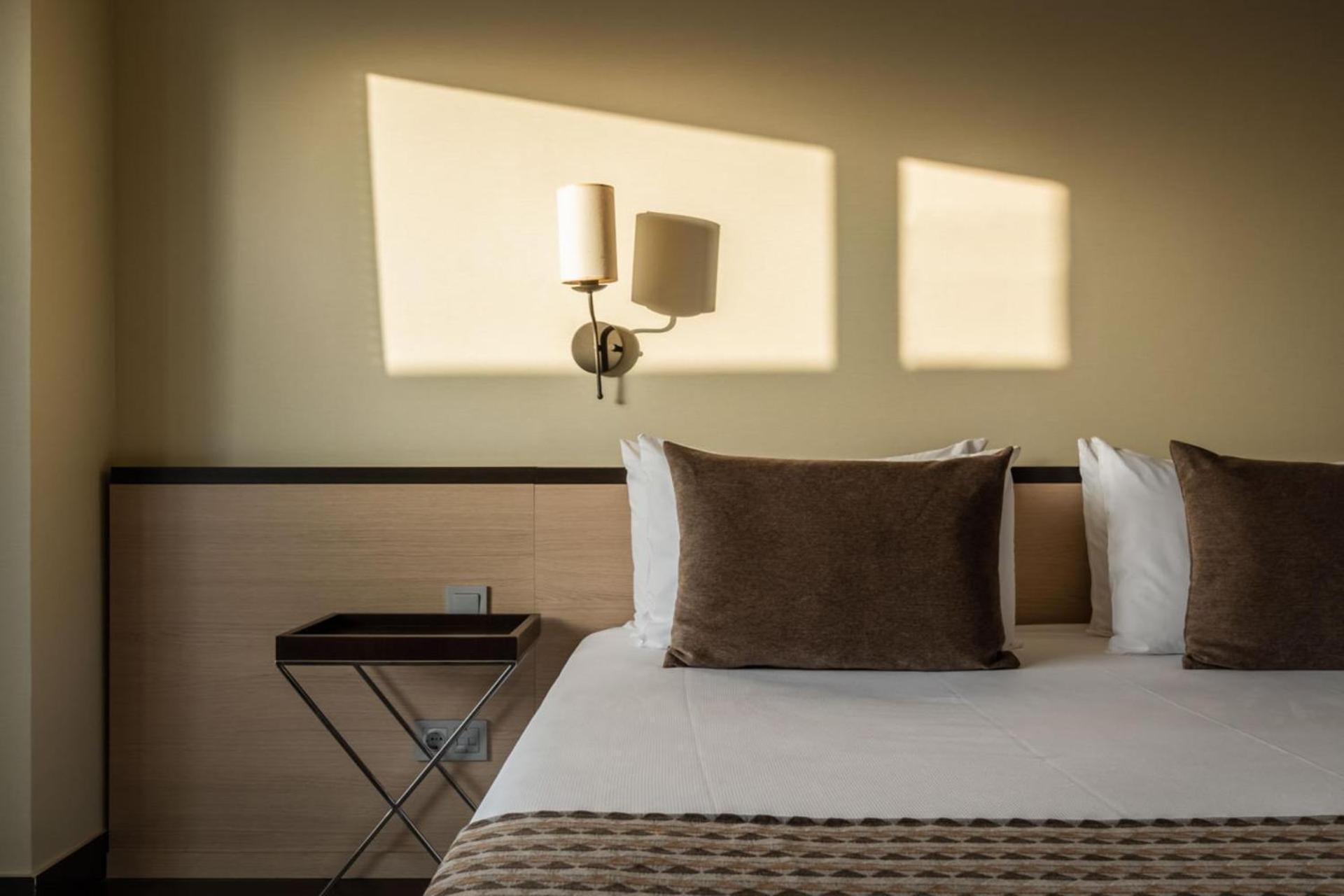 Double Room,1547004679:JPEG
