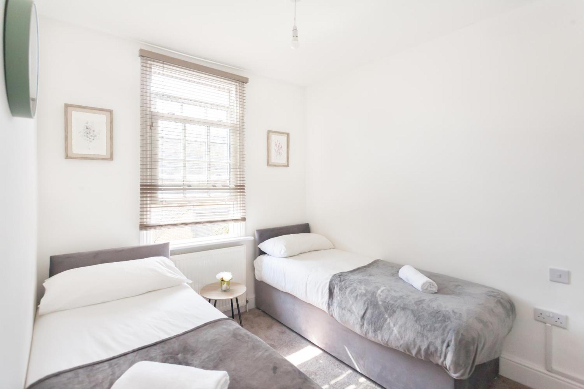 Twin Room with Shared Bathroom