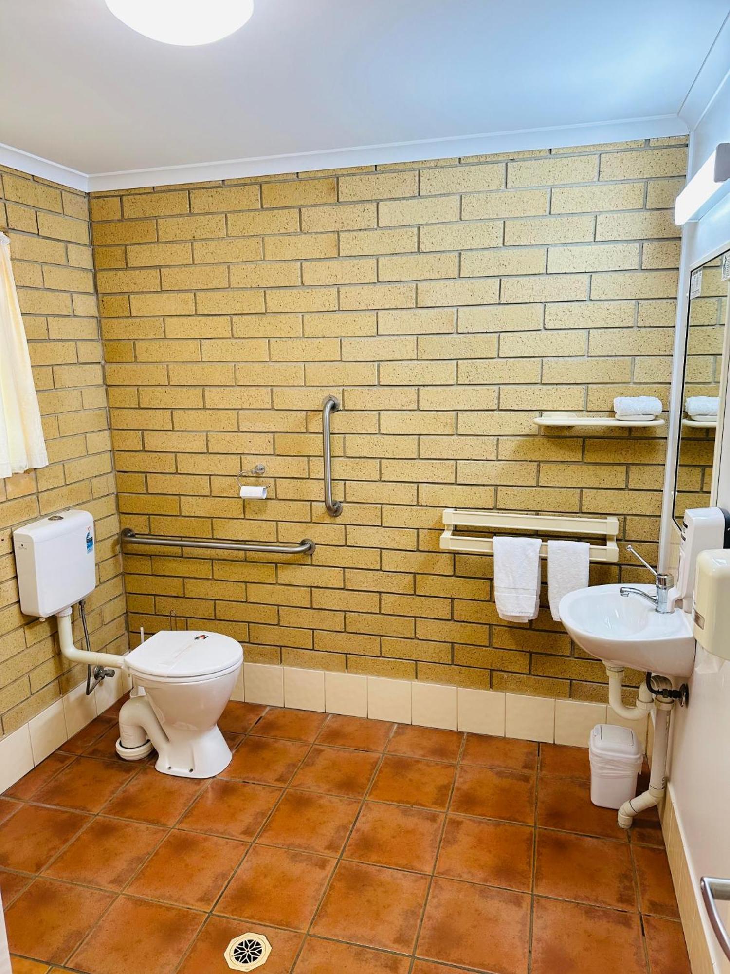 Deluxe Queen Room - Disability Access