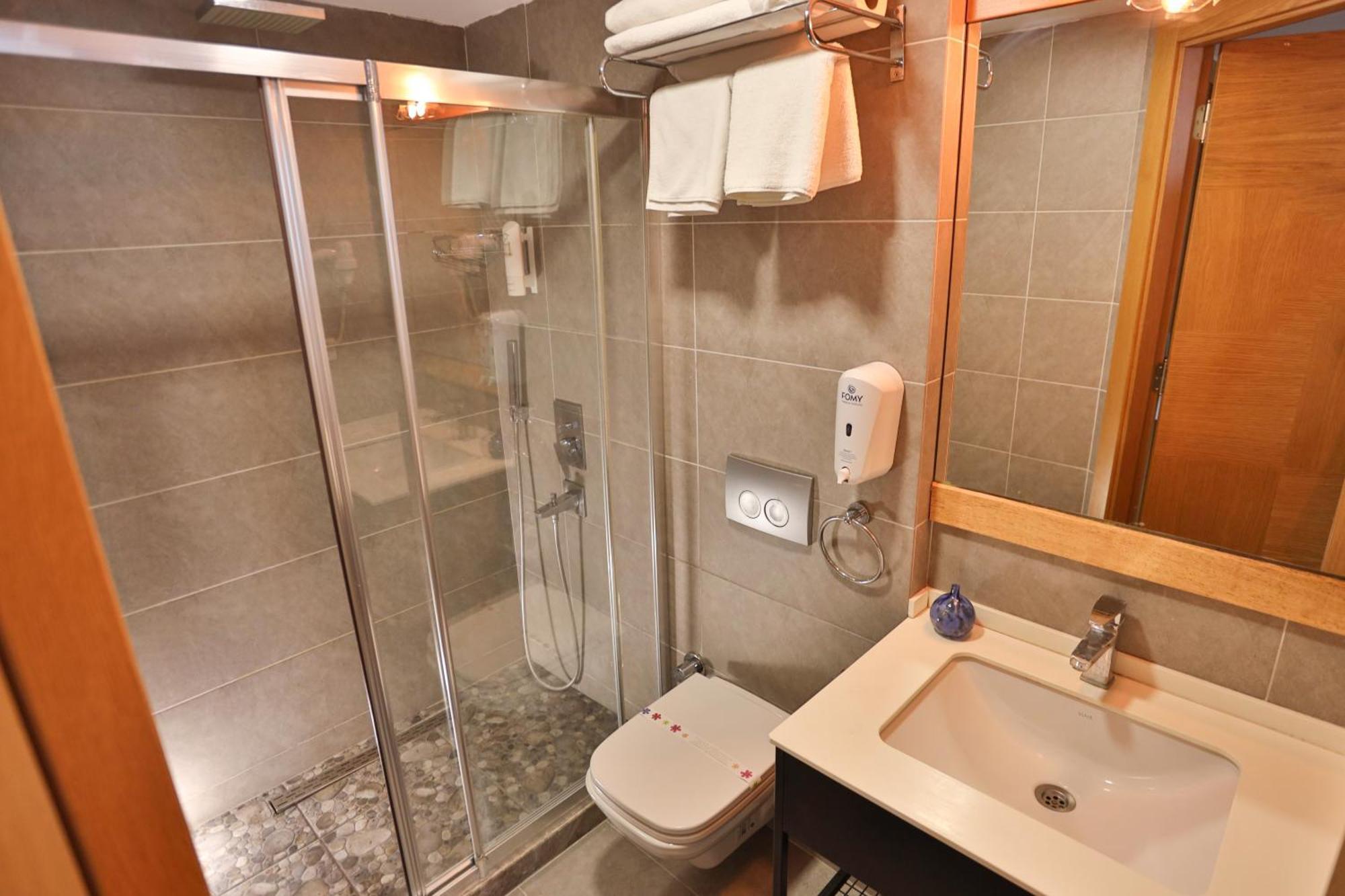Standard Double or Twin Room,1574774546:JPEG