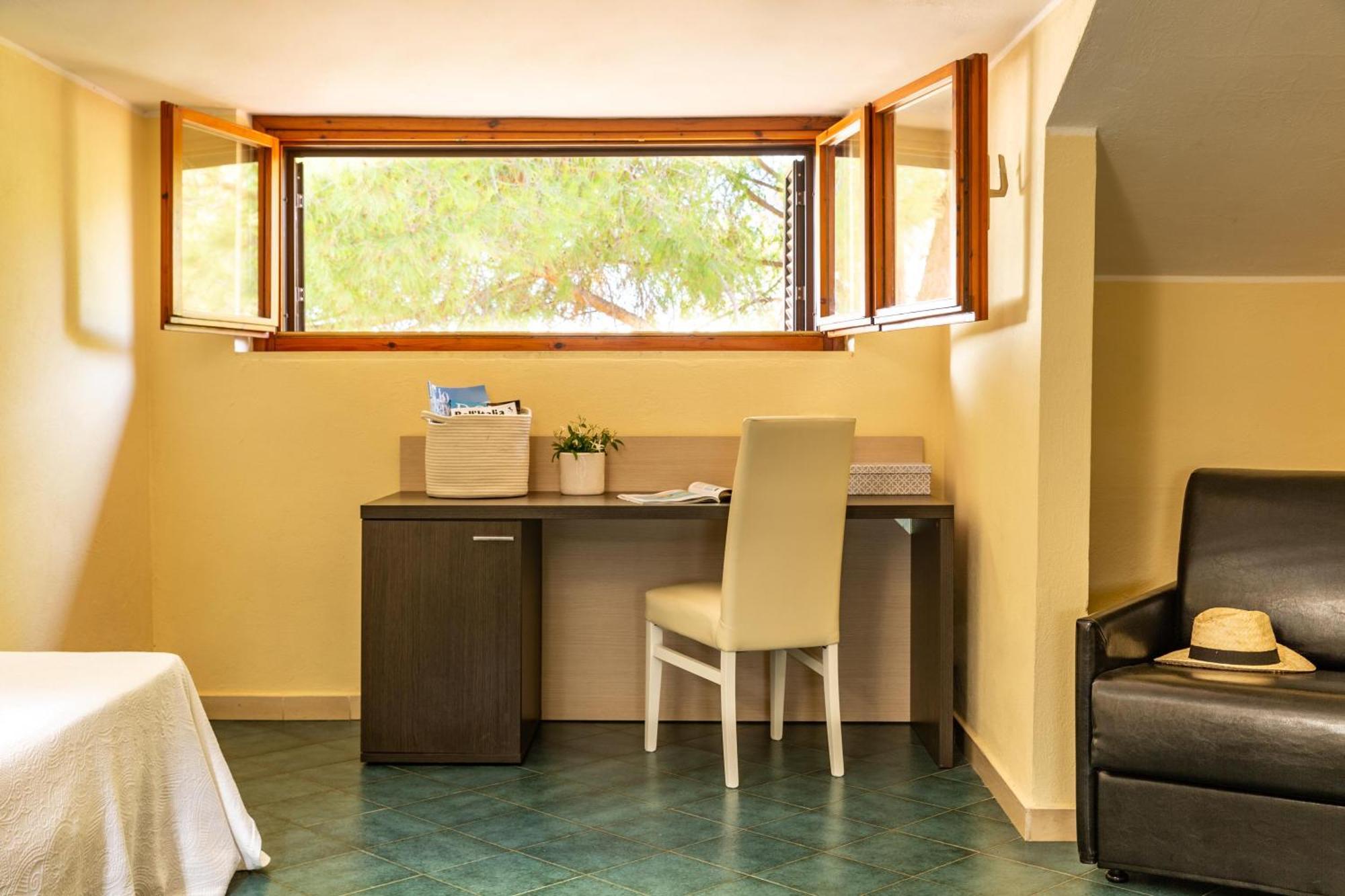 Economy Triple Room
