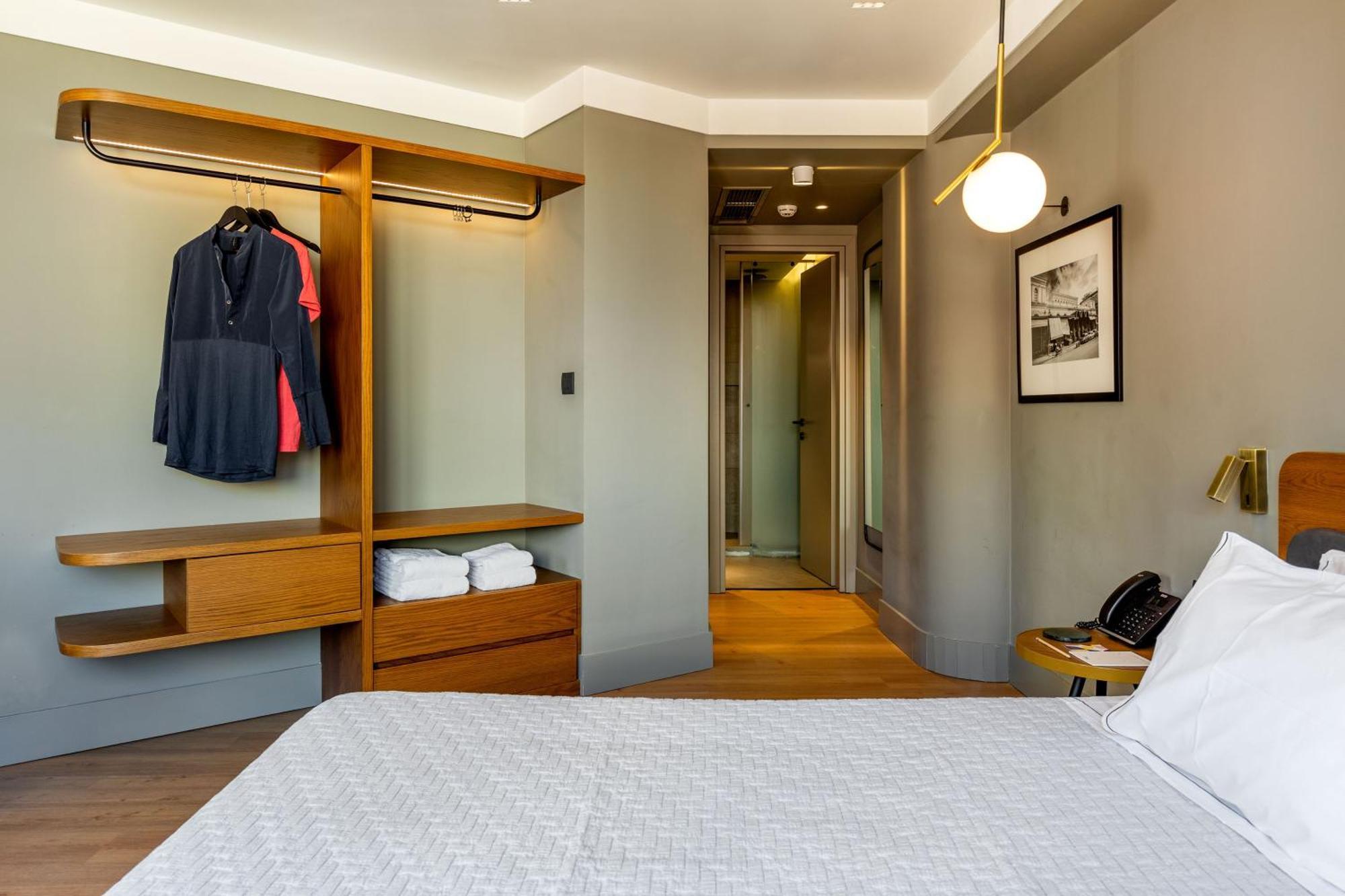 Spacious Room,1547239090:JPEG