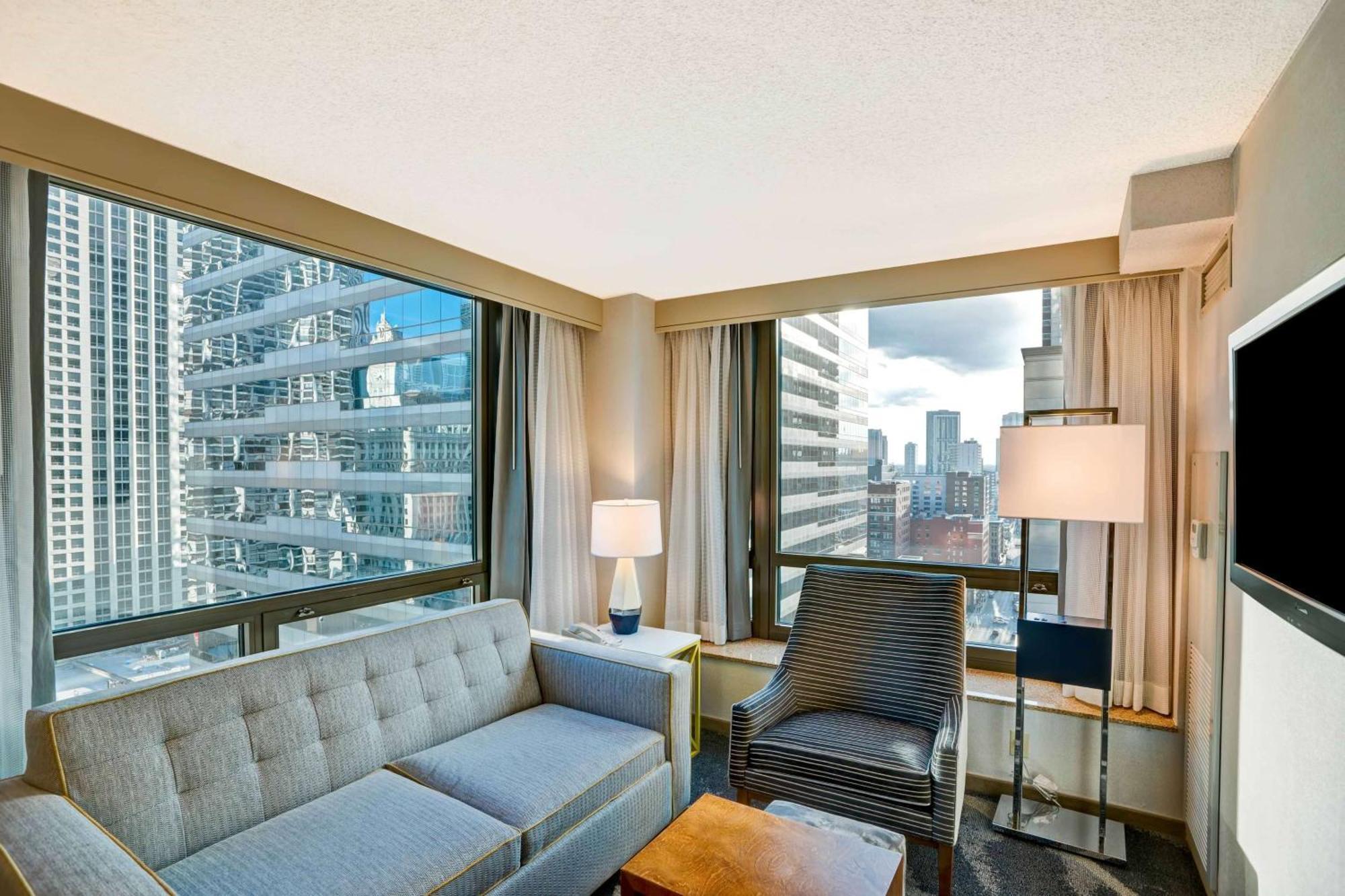 King Corner Suite Sofa Bed City View